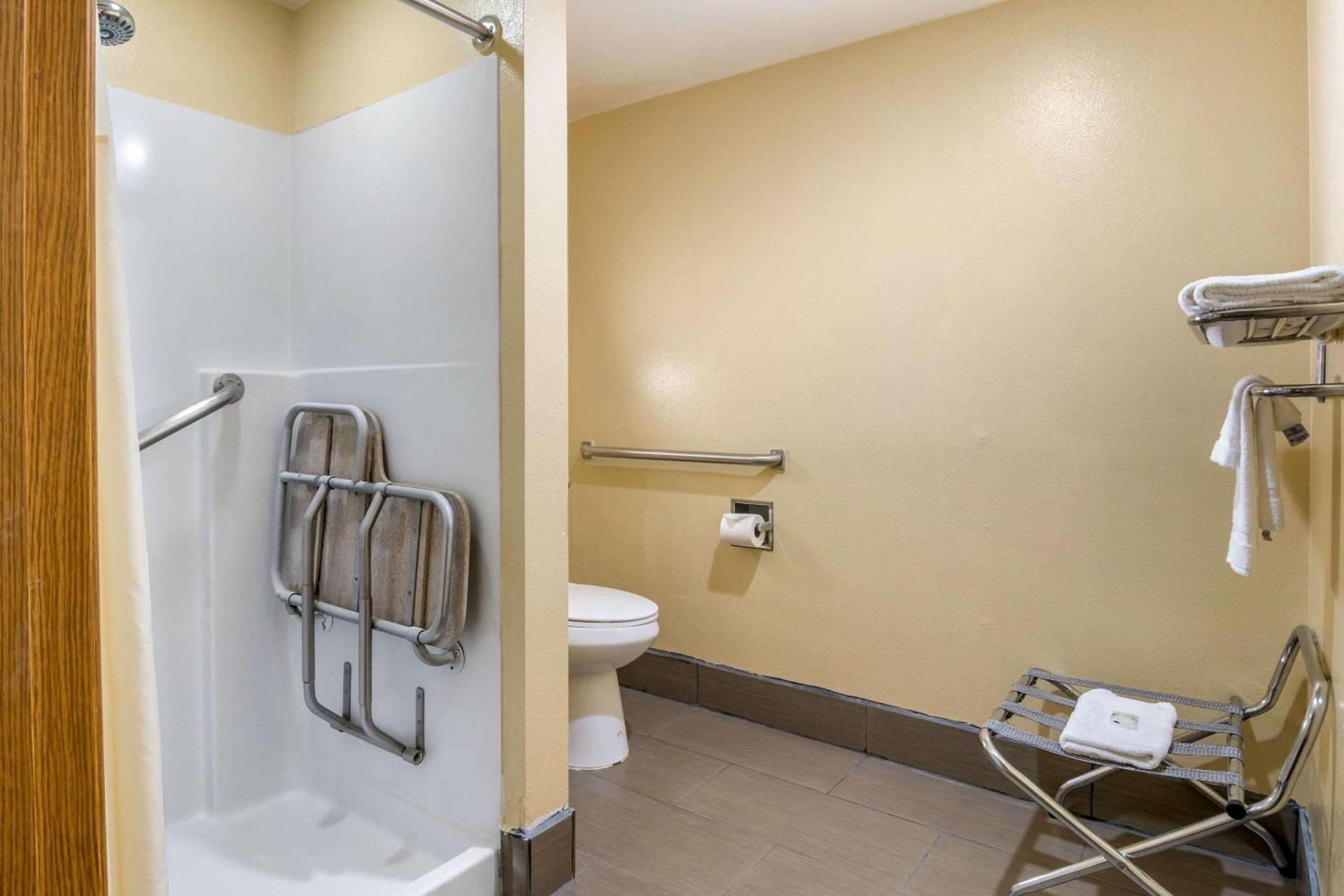 Quality Inn Klamath Falls - Crater Lake Gateway photo 5