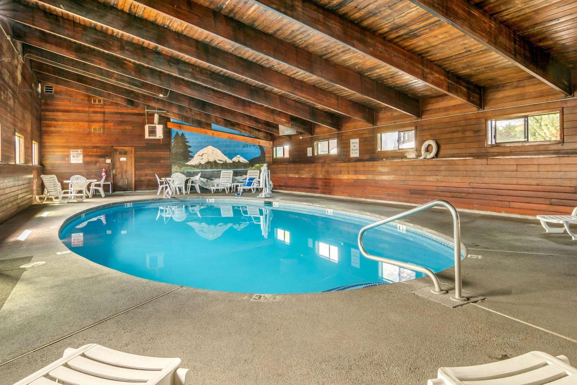 Quality Inn Klamath Falls - Crater Lake Gateway photo 12