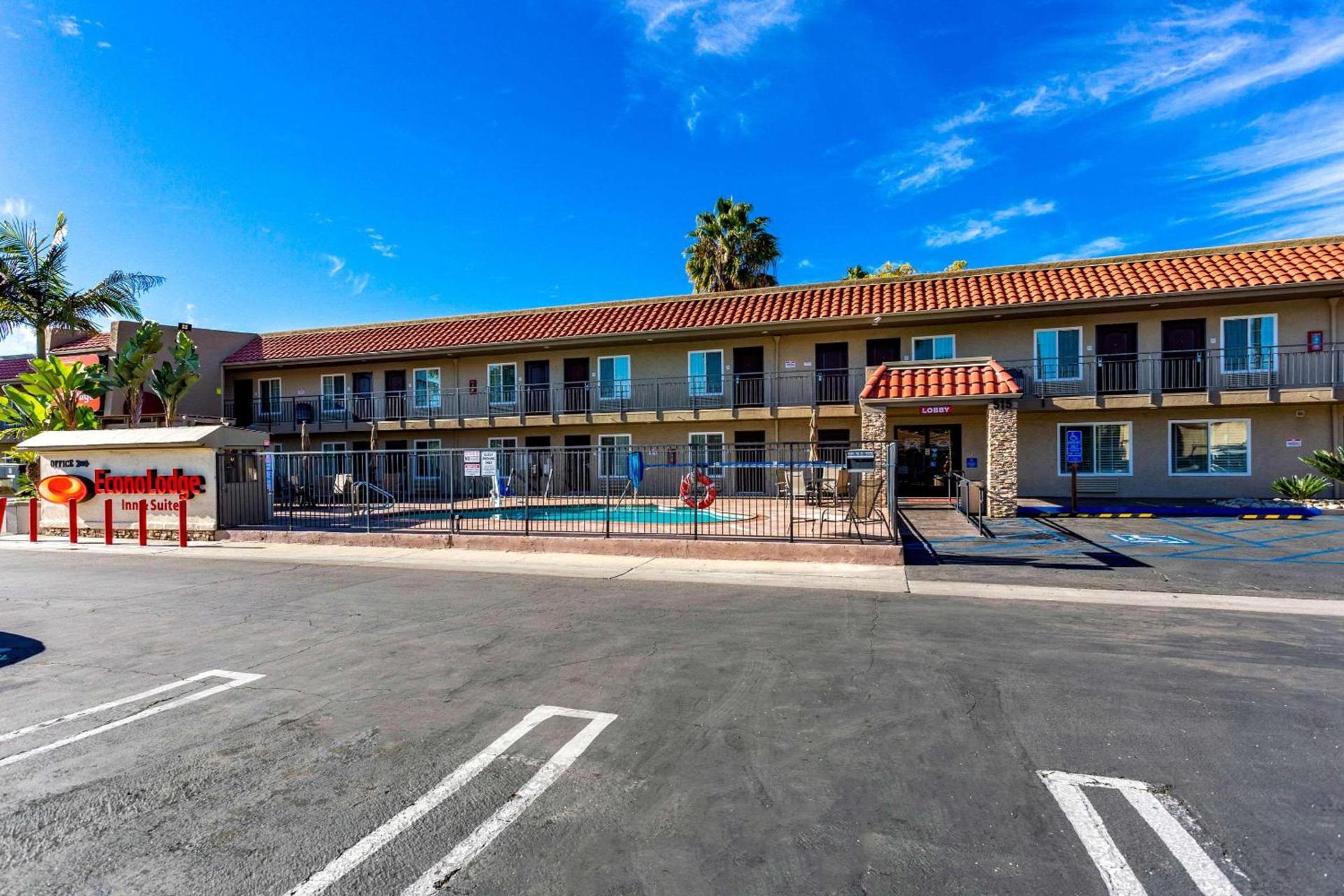 Econo Lodge Inn & Suites Escondido Downtown — hotel in Escondido