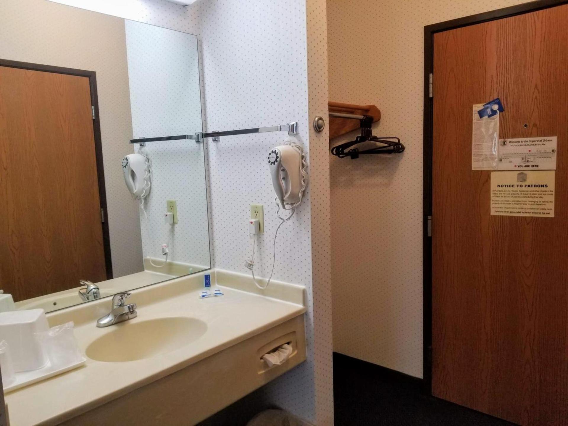 Rodeway Inn Urbana Champaign University Area photo 36