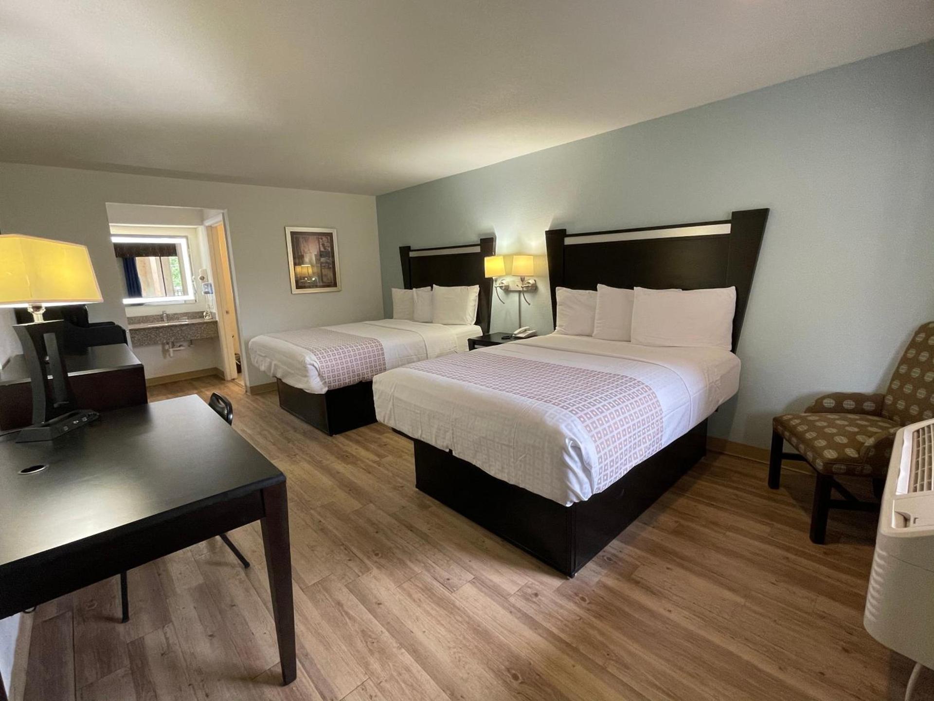 Tricove Inn & Suites photo 13