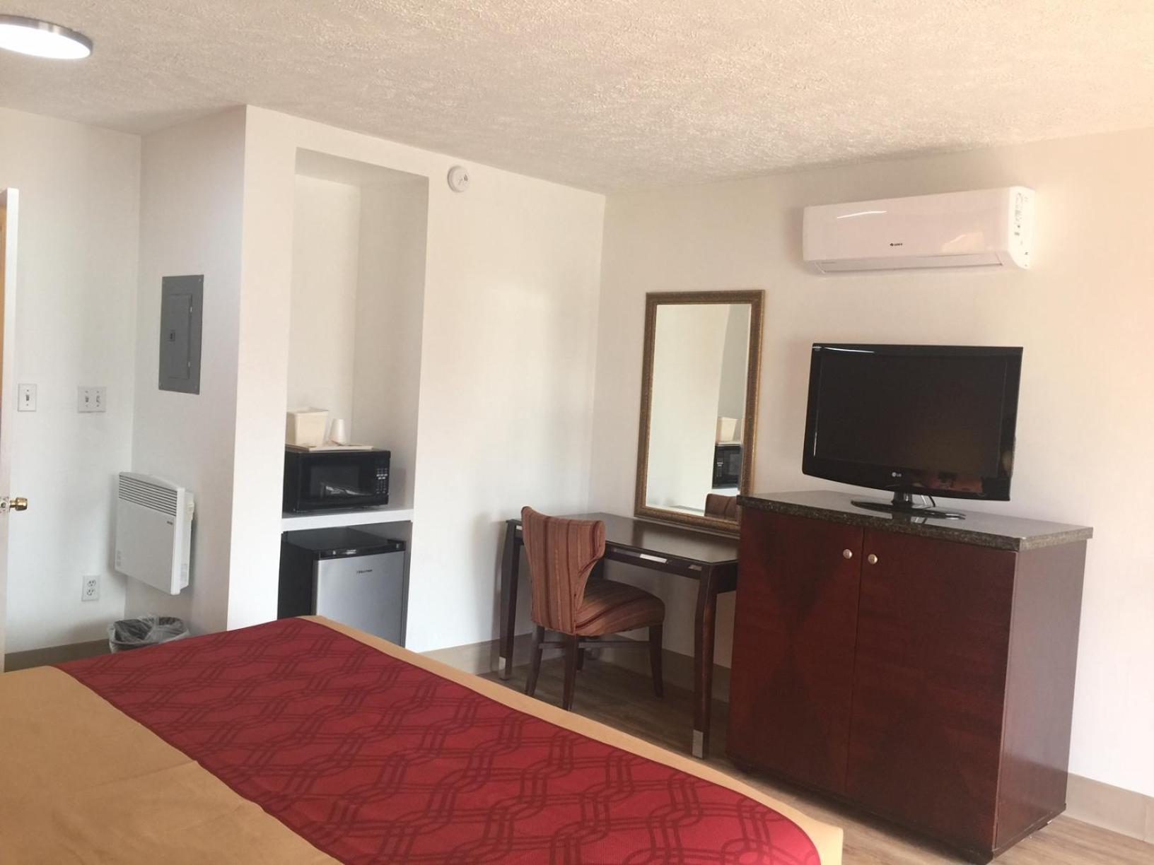 Econo Lodge Inn & Suites Lake Harmony - Pocono Mountains Area photo 37