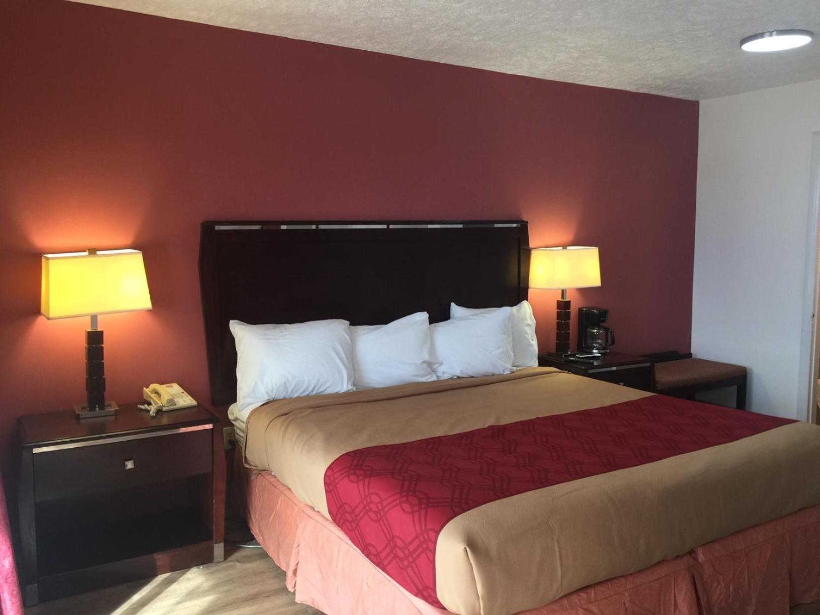 Econo Lodge Inn & Suites Lake Harmony - Pocono Mountains Area photo 36