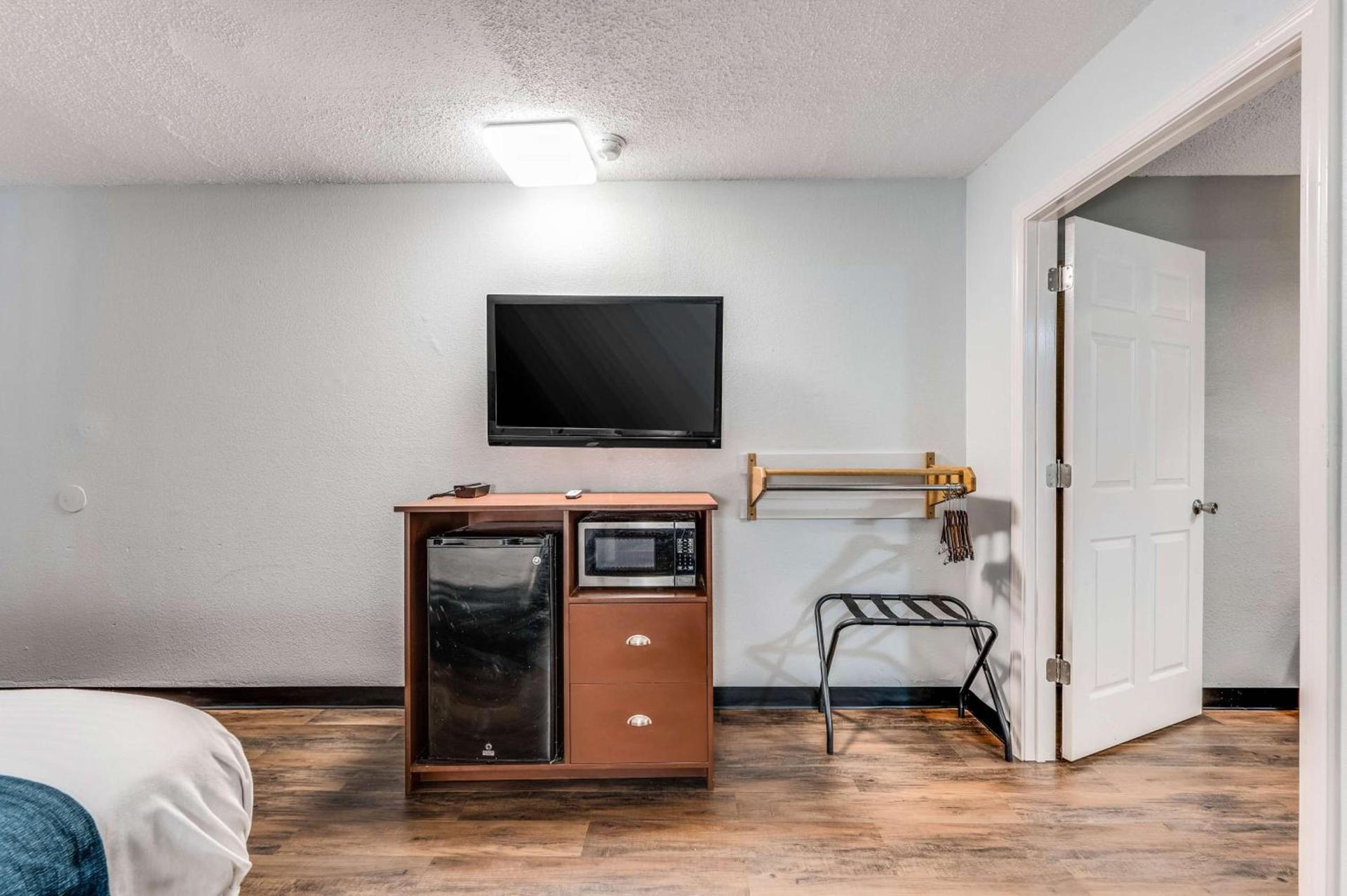Motel 6-Tupelo, MS - Downtown photo 11
