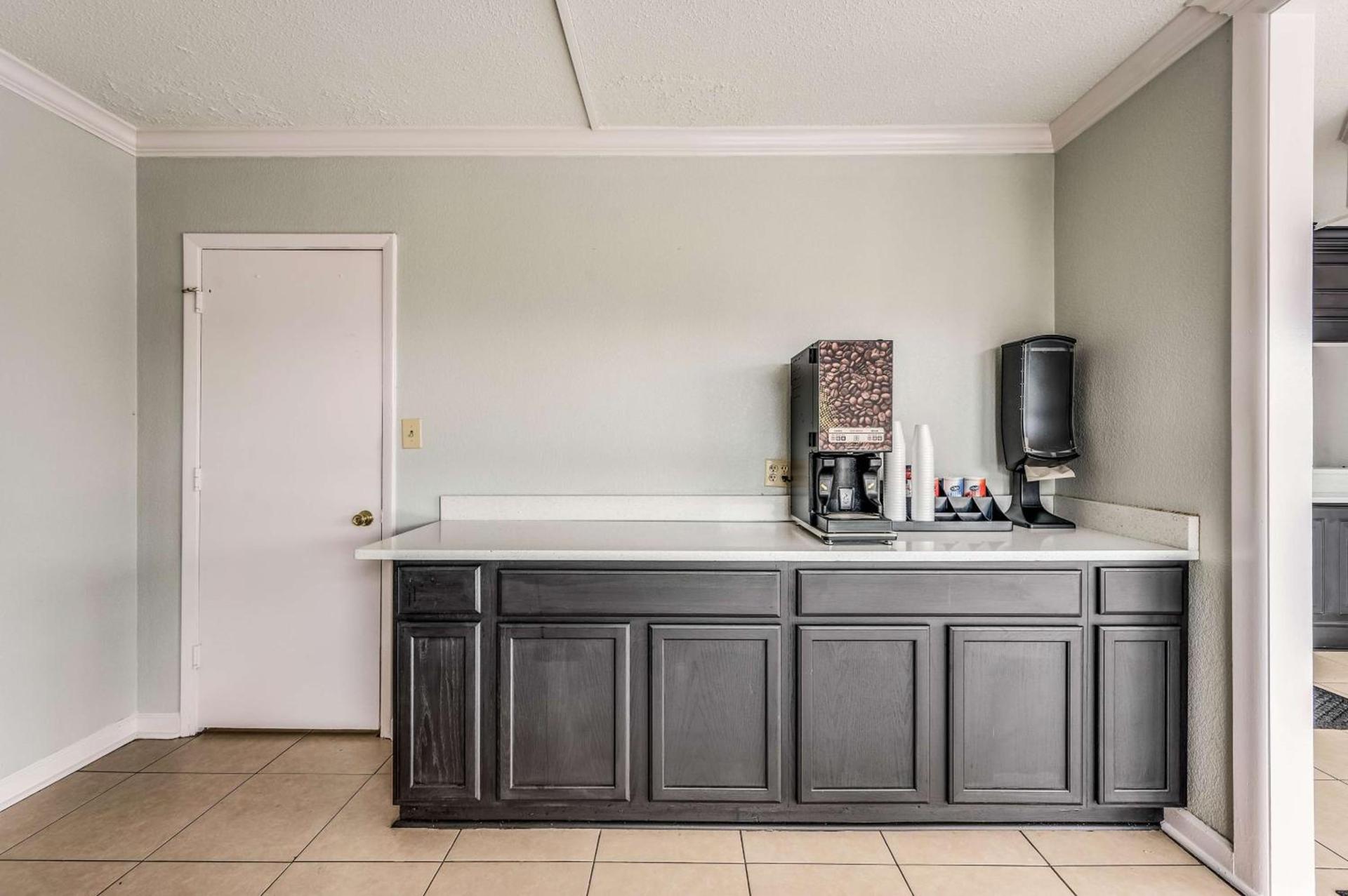 Motel 6-Tupelo, MS - Downtown photo 28