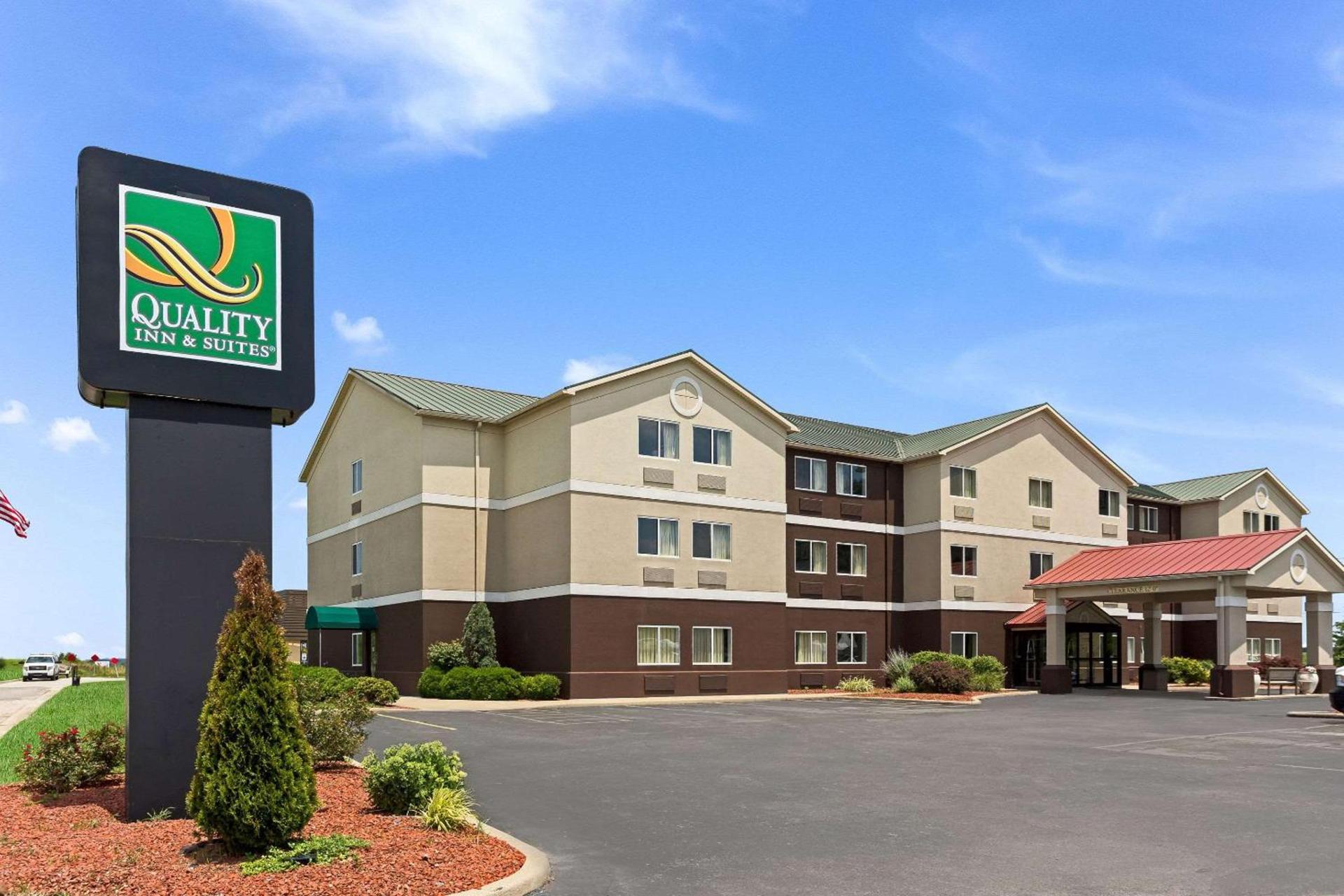 Quality Inn & Suites Ferdinand photo 1