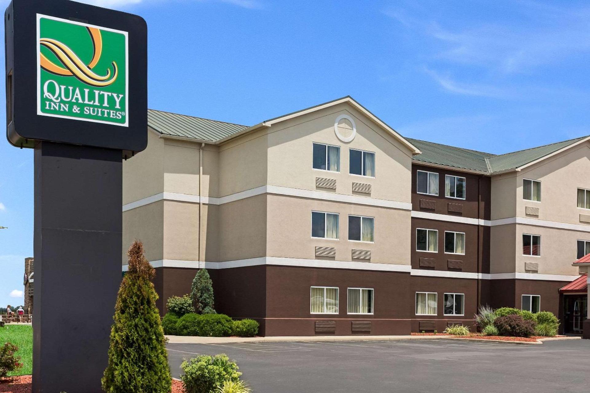 Quality Inn & Suites Ferdinand photo 3