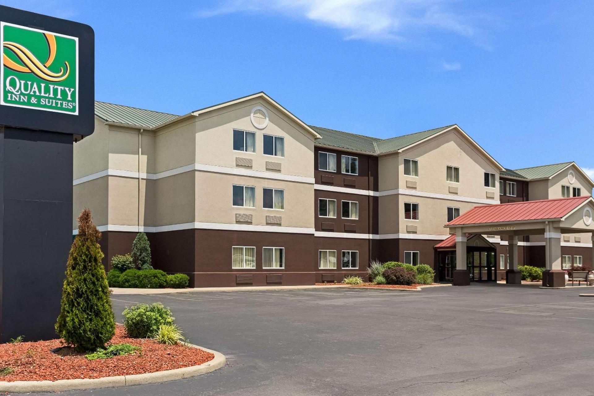 Quality Inn & Suites Ferdinand photo 4