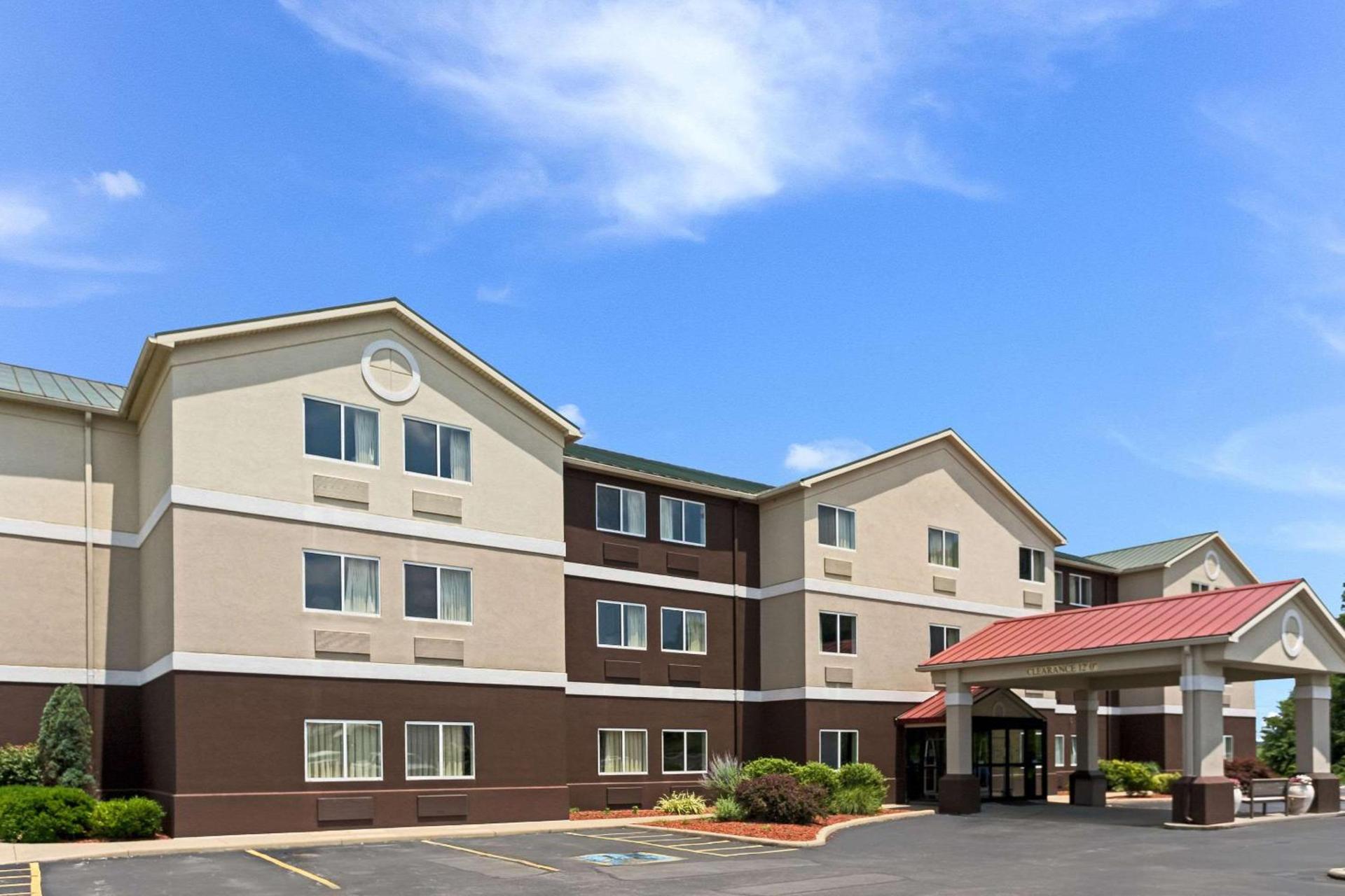 Quality Inn & Suites Ferdinand photo 5