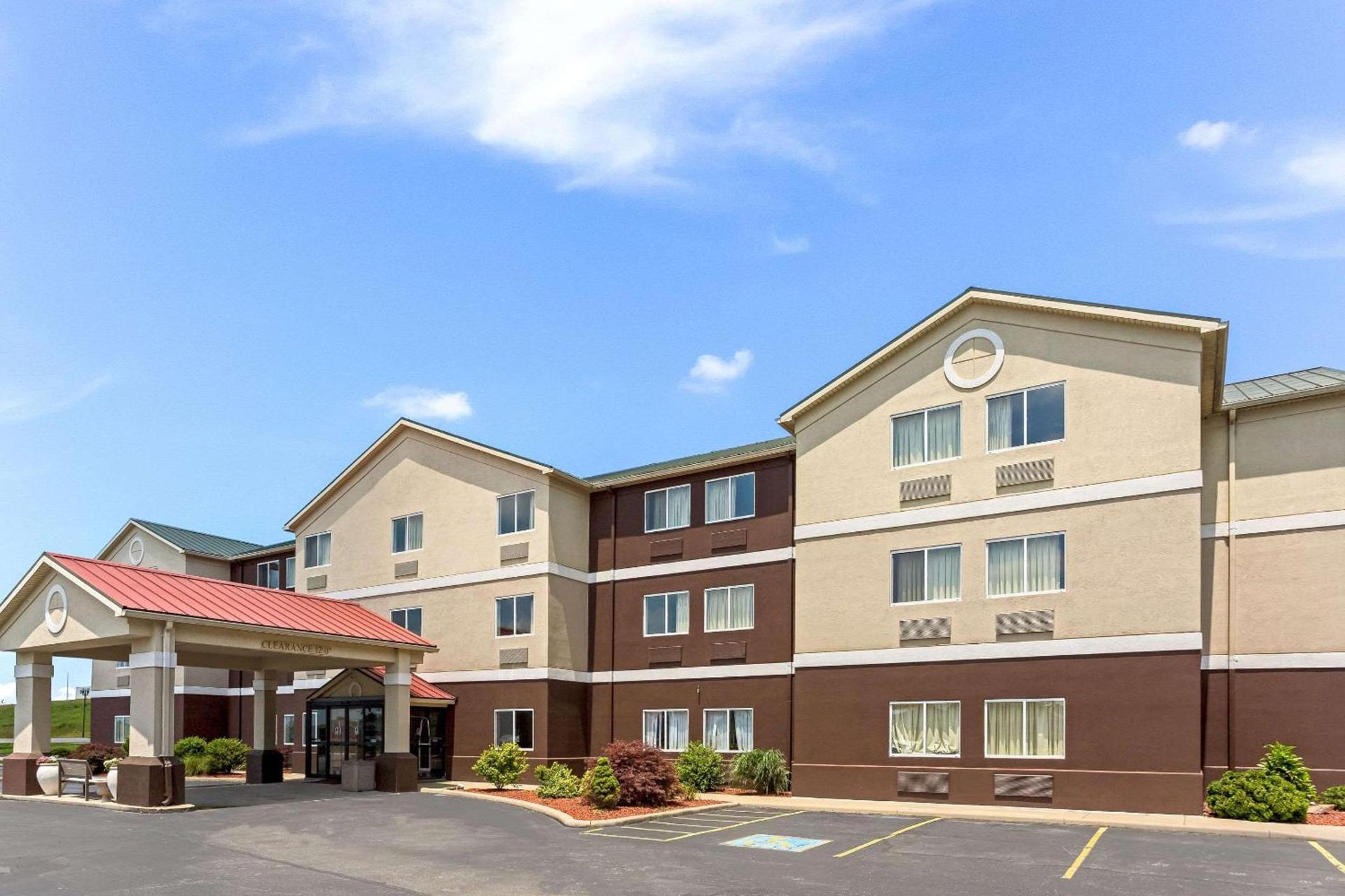 Quality Inn & Suites Ferdinand photo 6