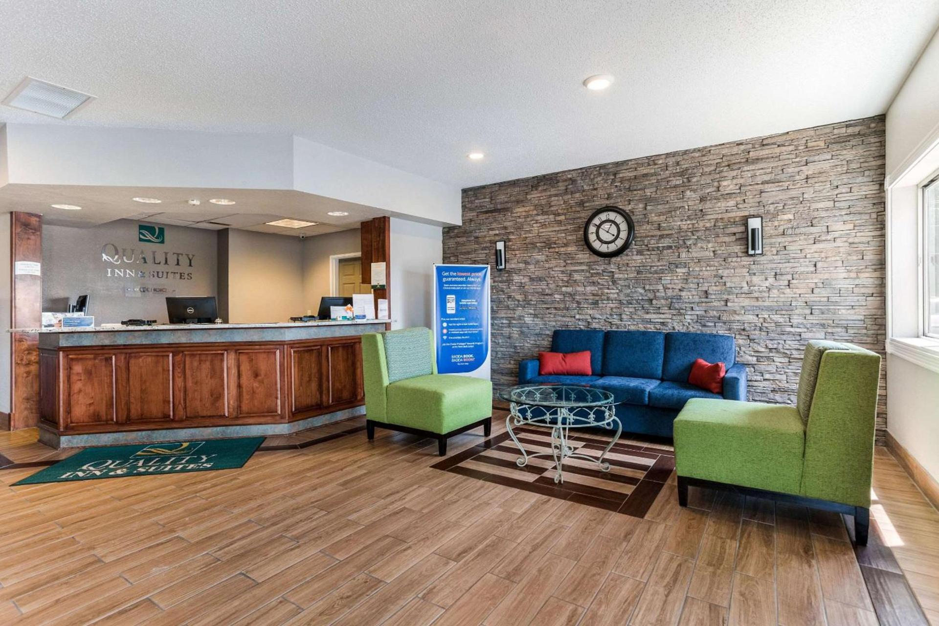 Quality Inn & Suites Ferdinand photo 9