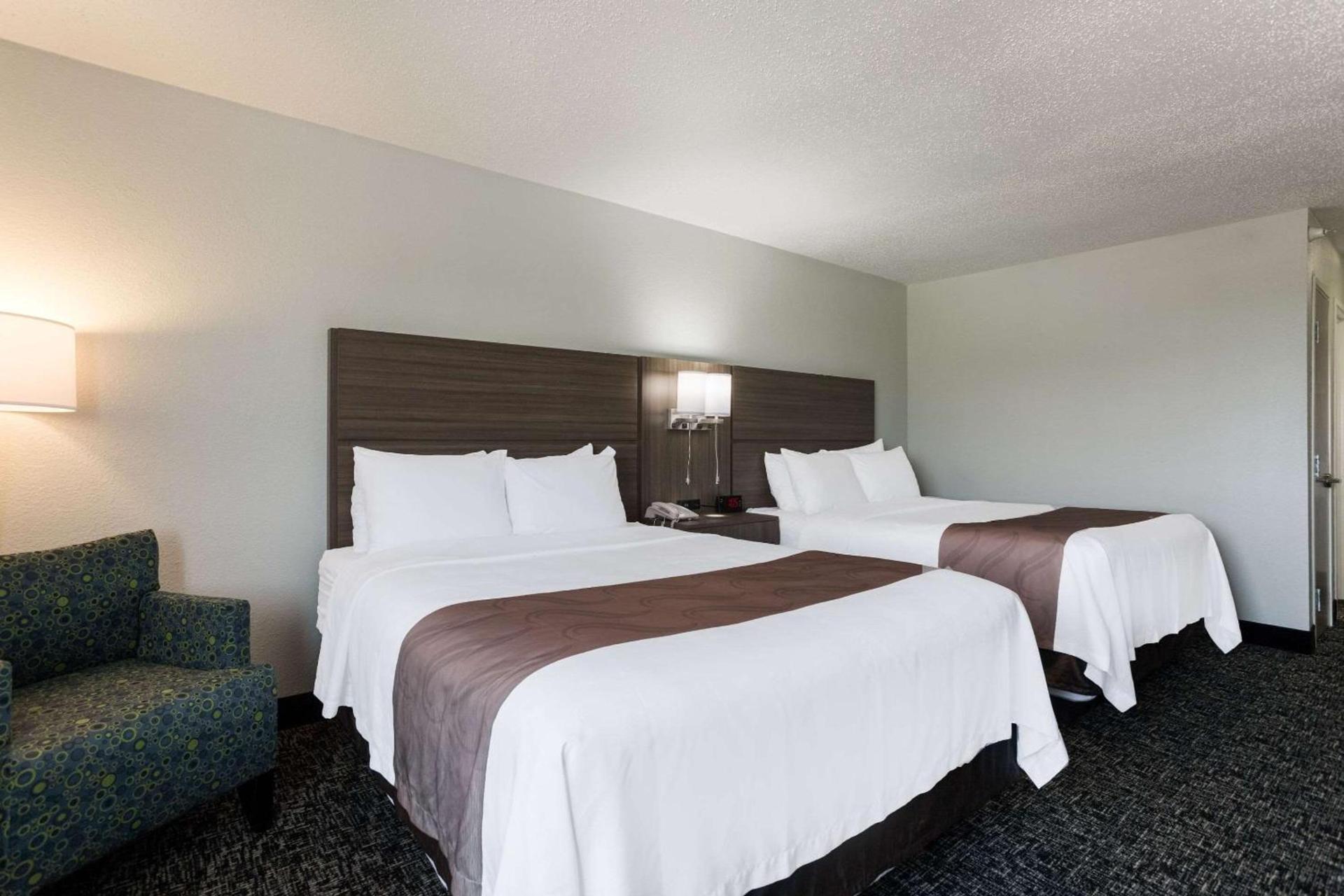 Quality Inn & Suites Ferdinand photo 14