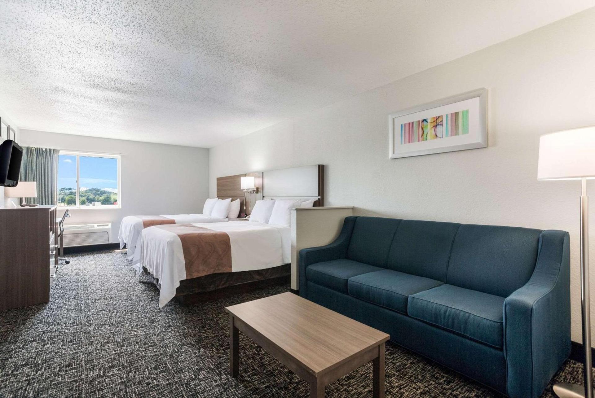 Quality Inn & Suites Ferdinand photo 19