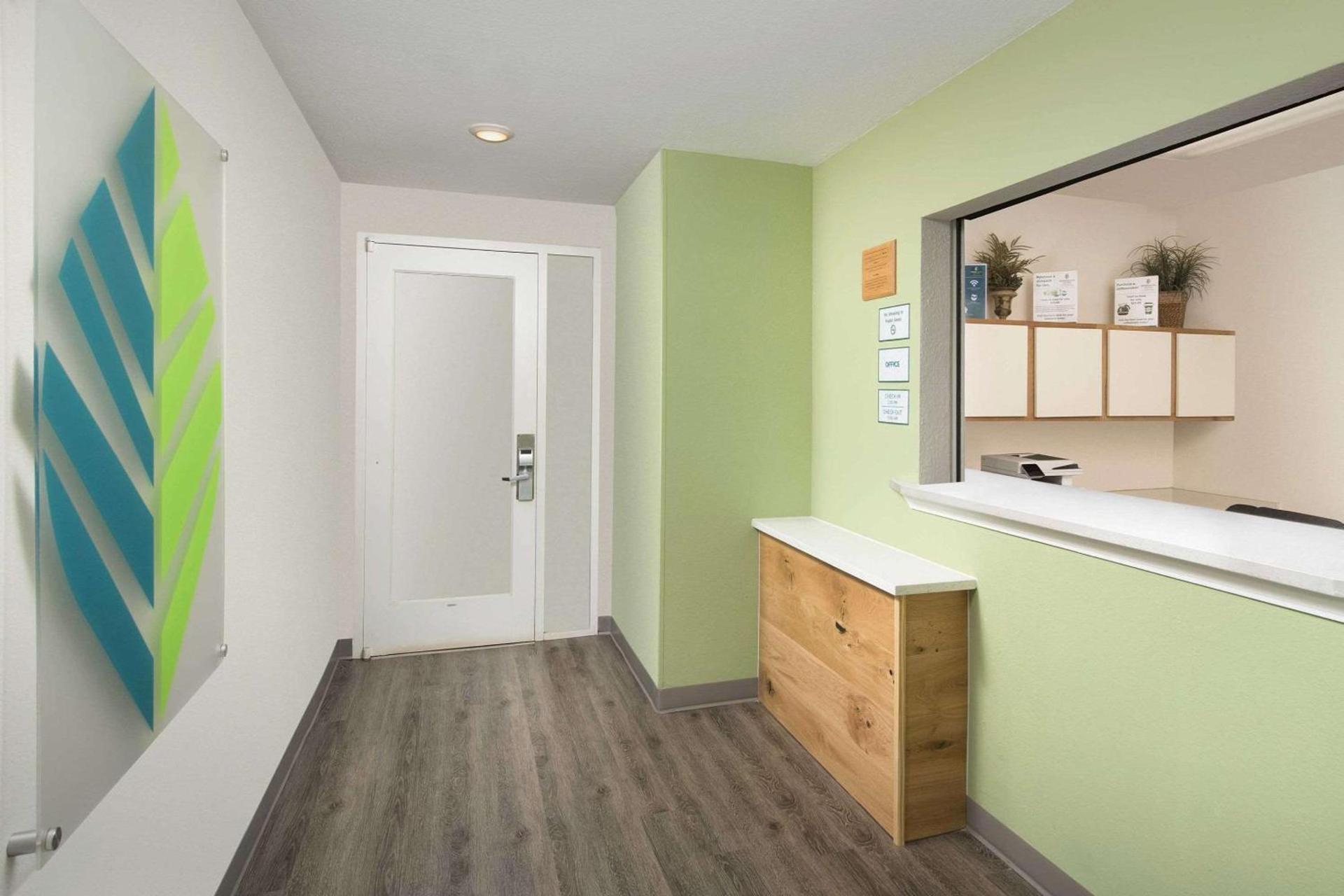 WoodSpring Suites Augusta Fort Eisenhower photo 7