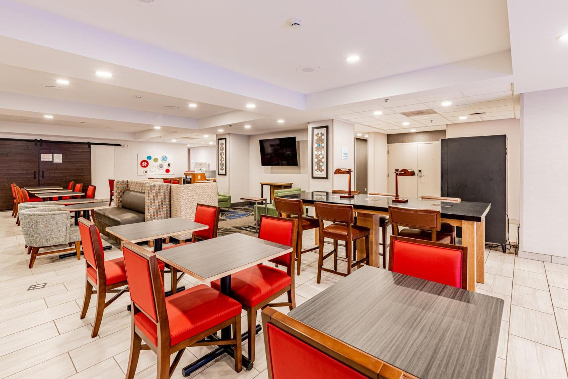 Holiday Inn Express Indianapolis South by IHG photo 18