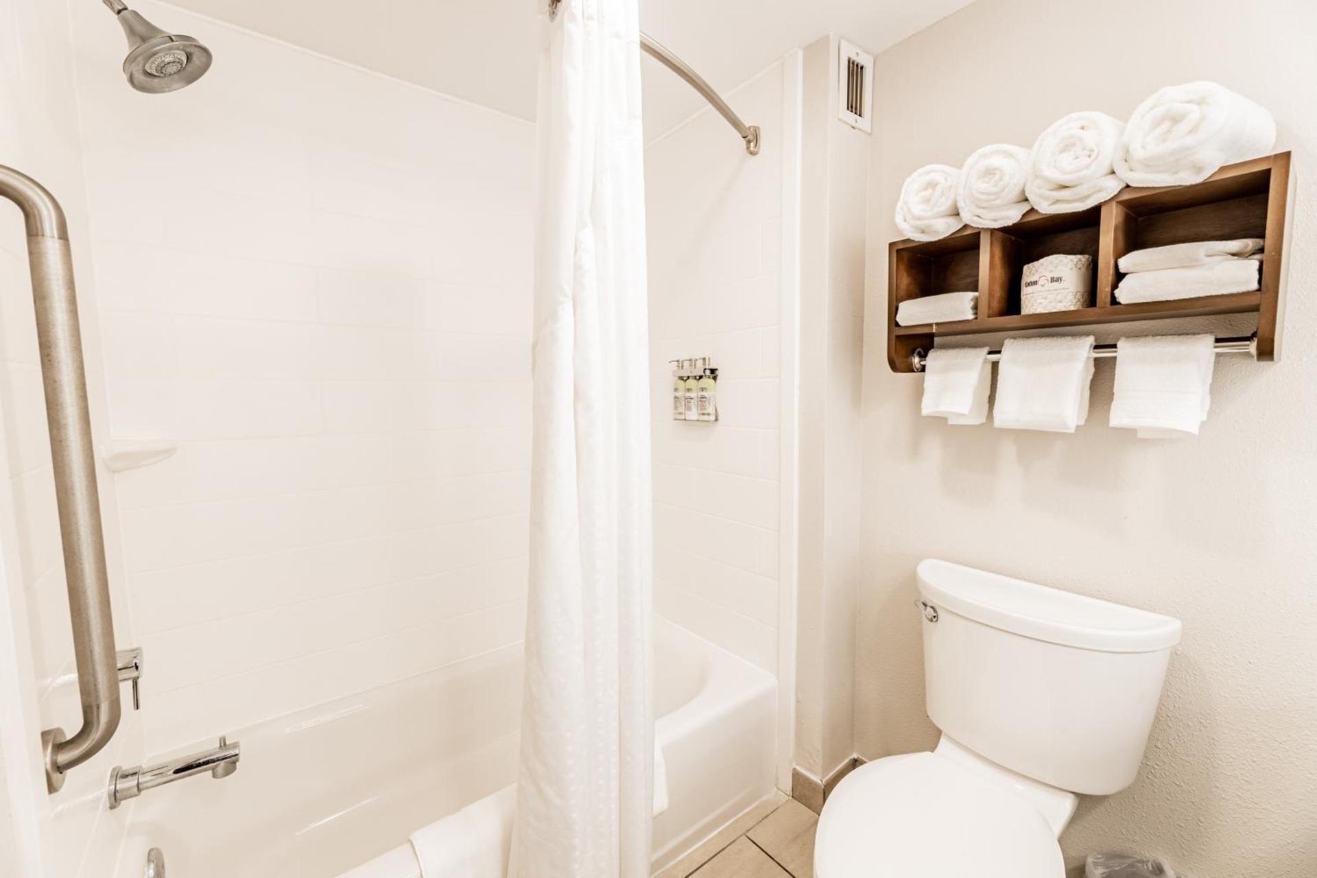 Holiday Inn Express Indianapolis South by IHG photo 45
