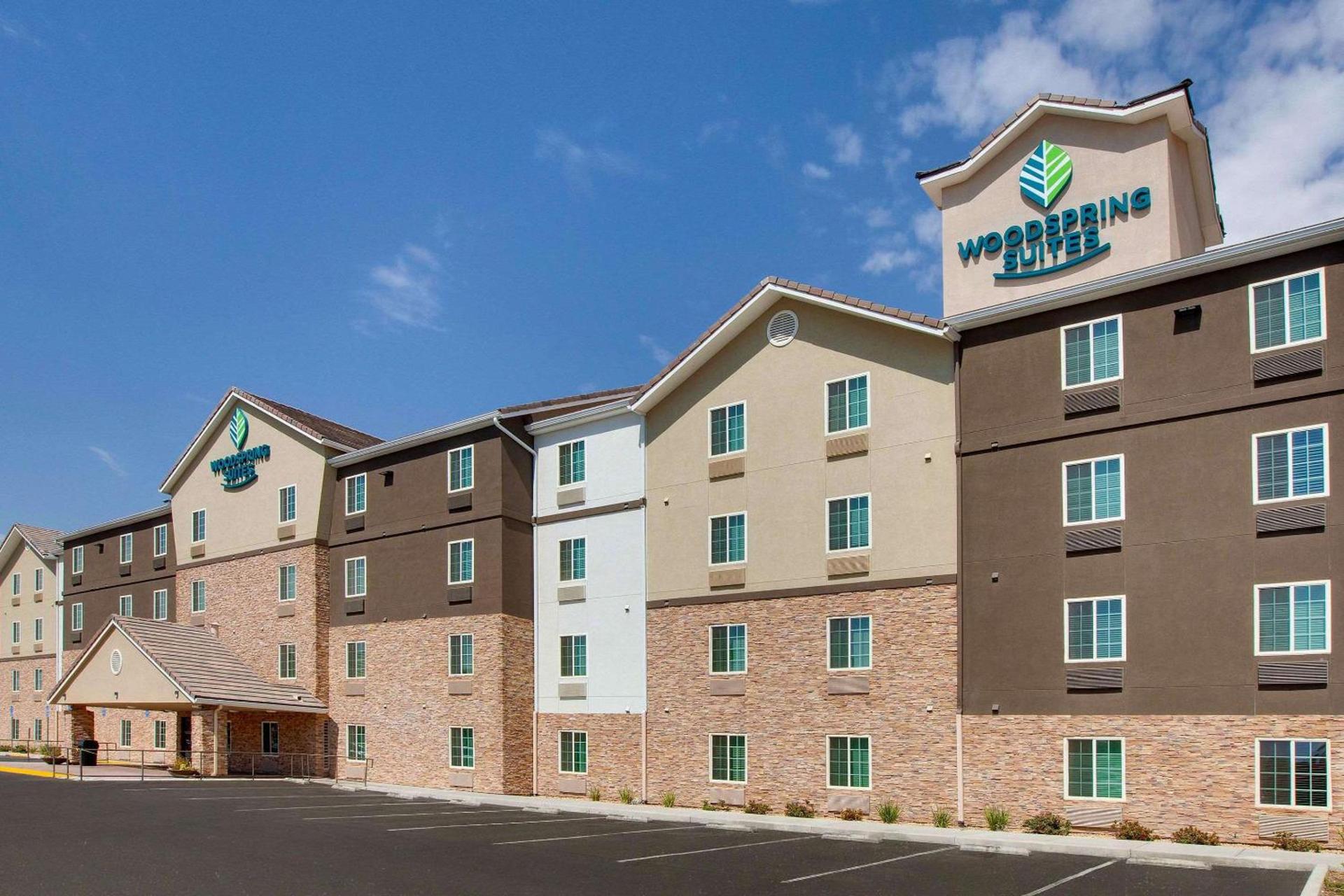 WoodSpring Suites Bakersfield East photo 2