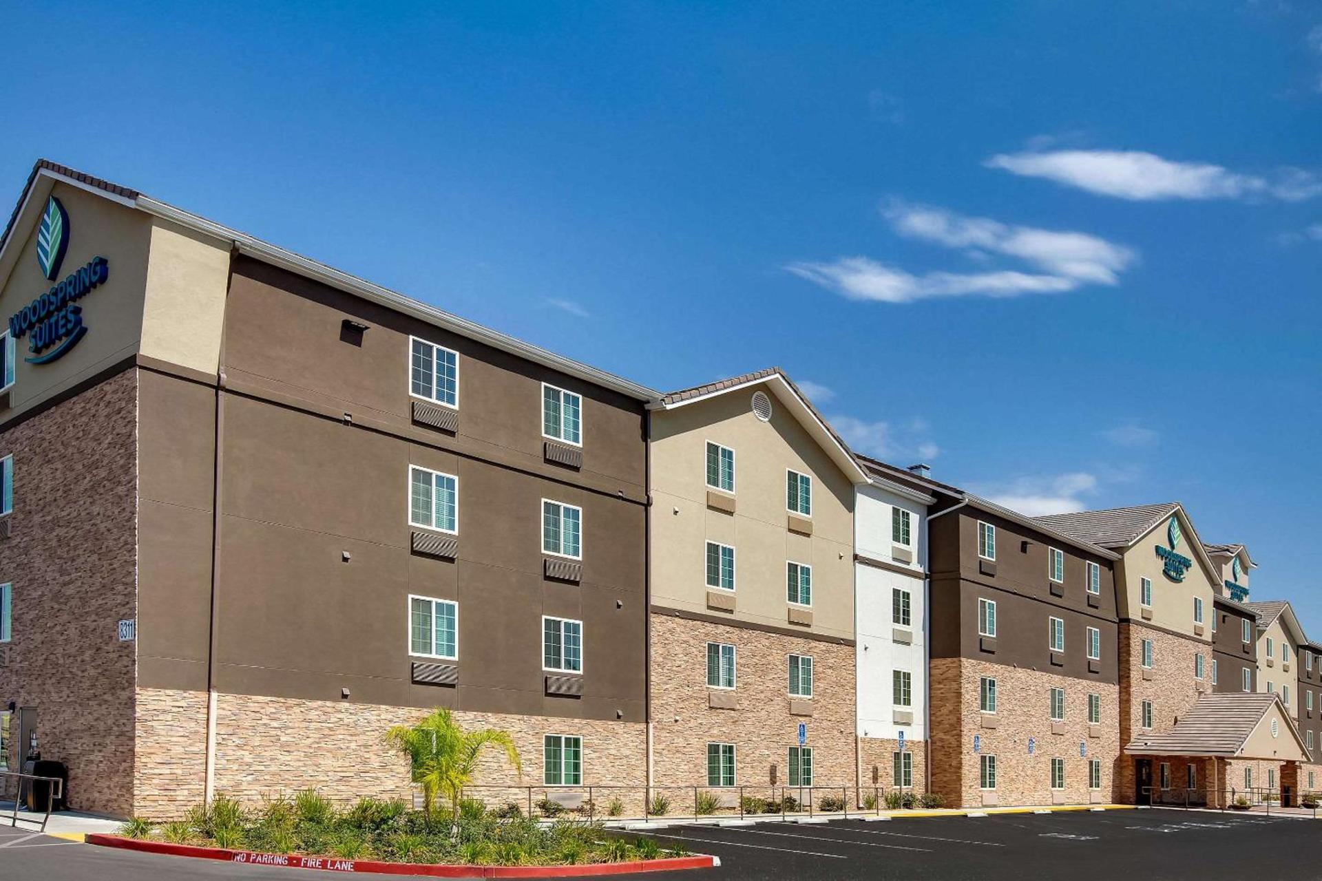 WoodSpring Suites Bakersfield East photo 1