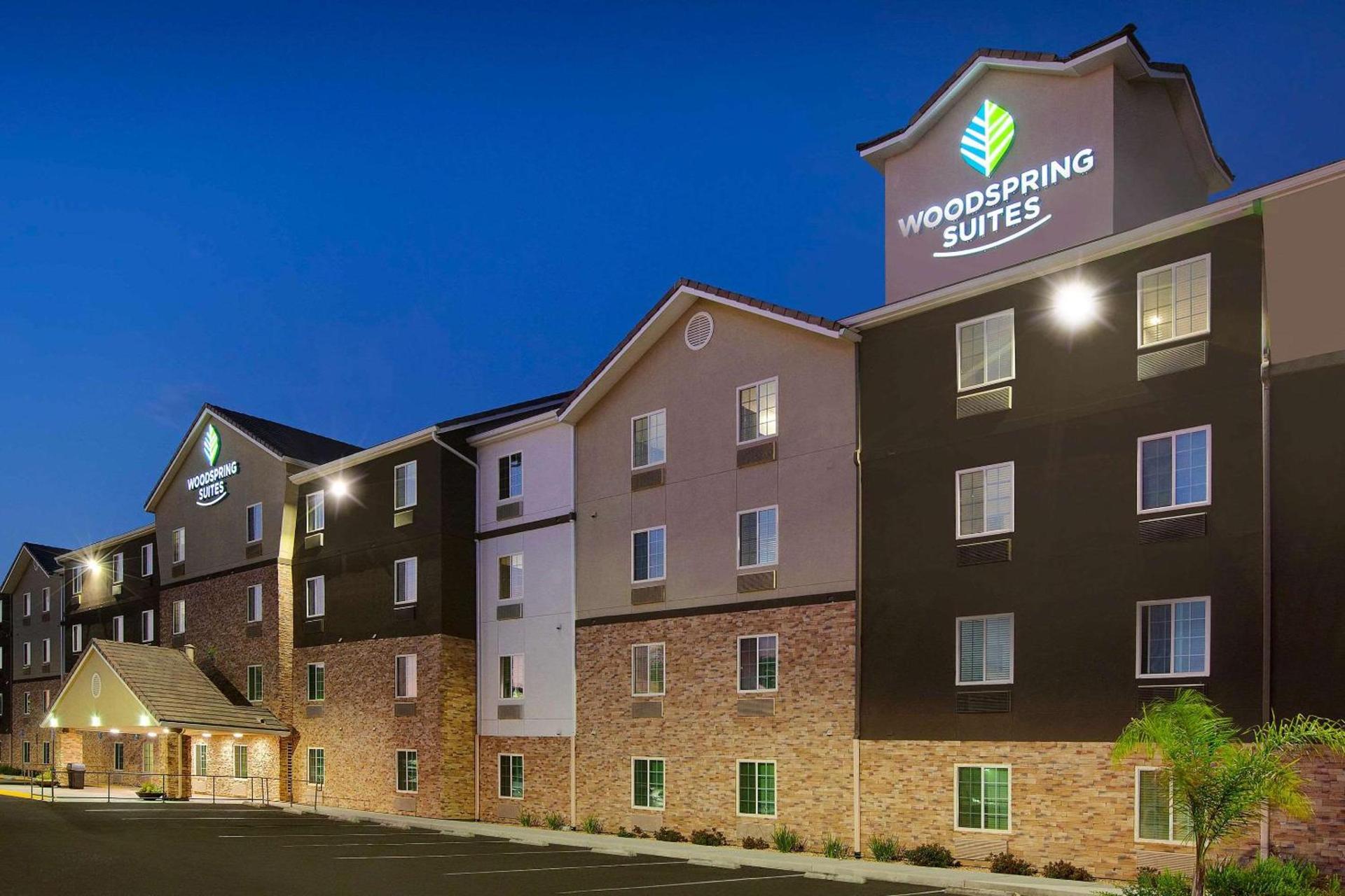WoodSpring Suites Bakersfield East photo 4