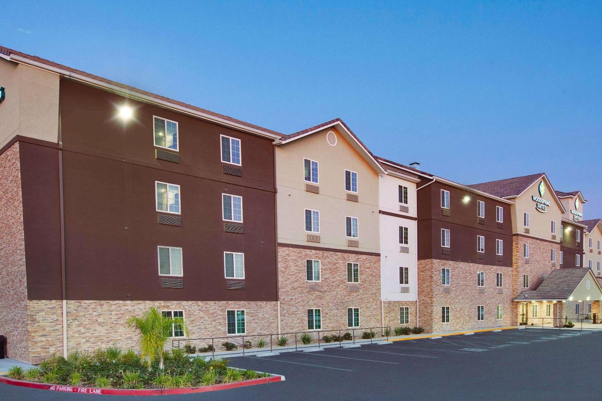 WoodSpring Suites Bakersfield East photo 3