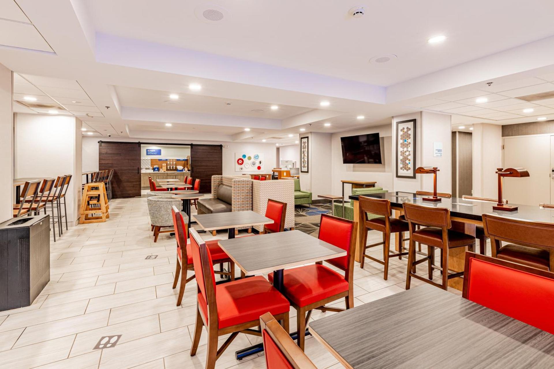 Holiday Inn Express Indianapolis South by IHG photo 19
