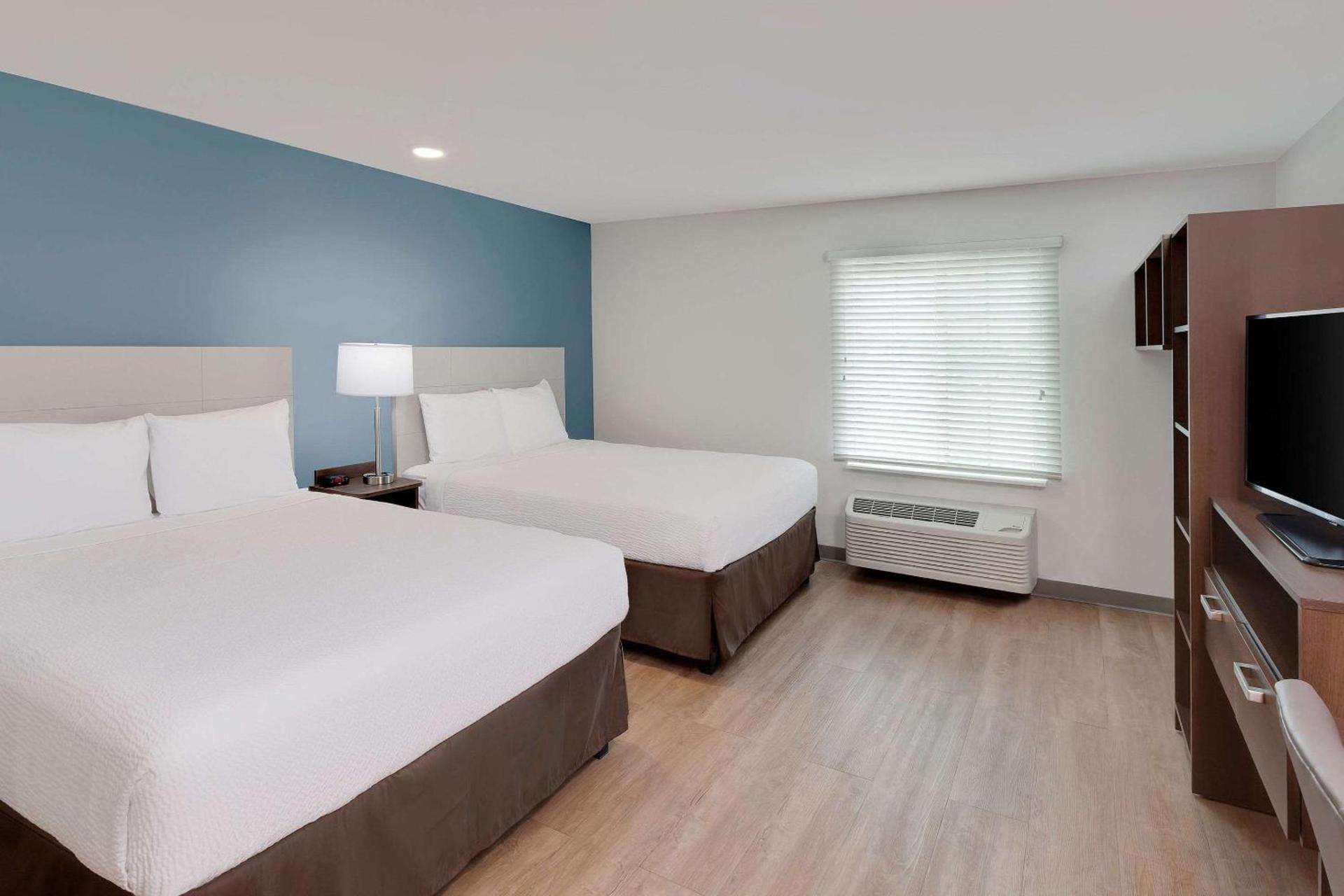 WoodSpring Suites Bakersfield East photo 8