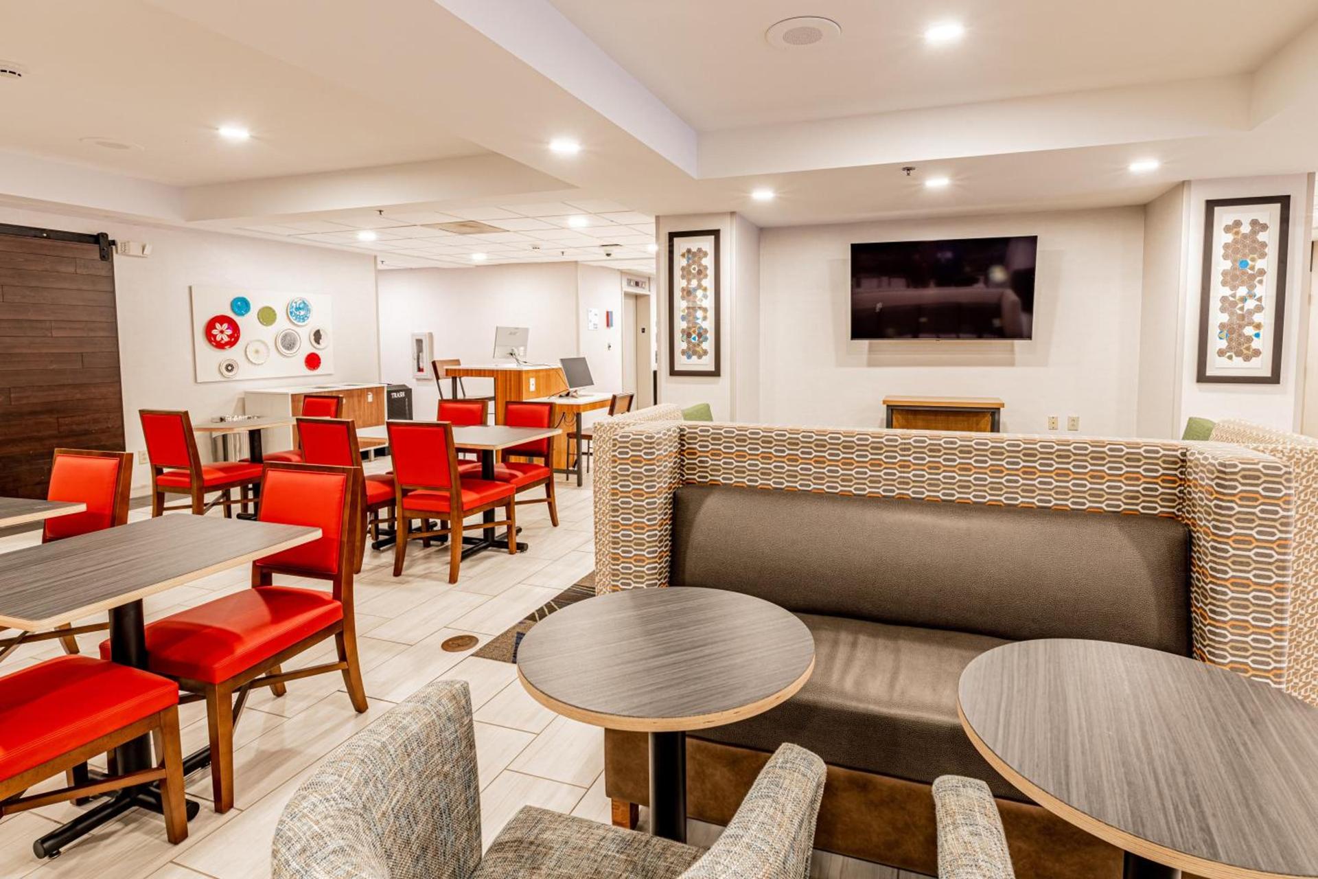Holiday Inn Express Indianapolis South by IHG photo 20