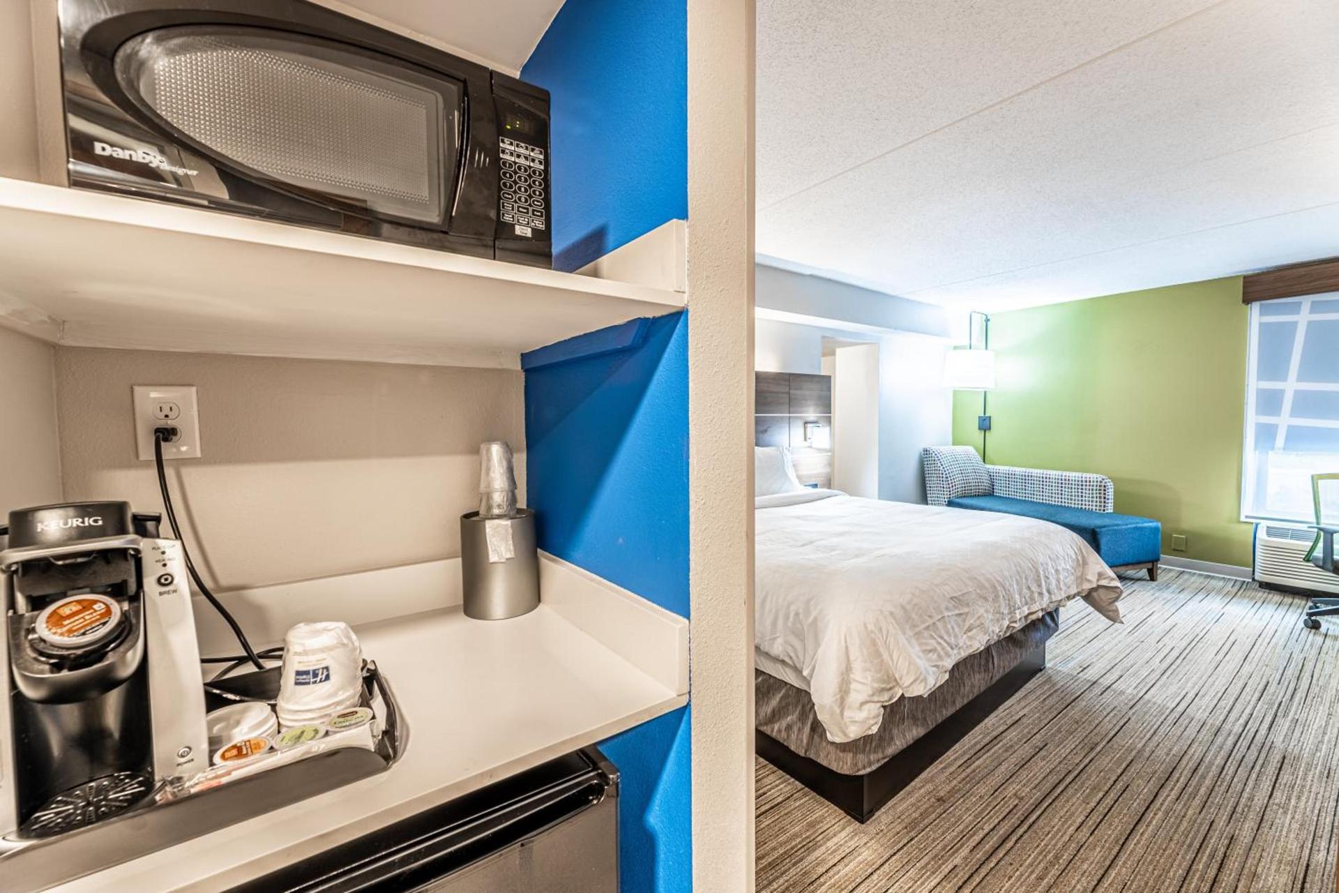 Holiday Inn Express Indianapolis South by IHG photo 43