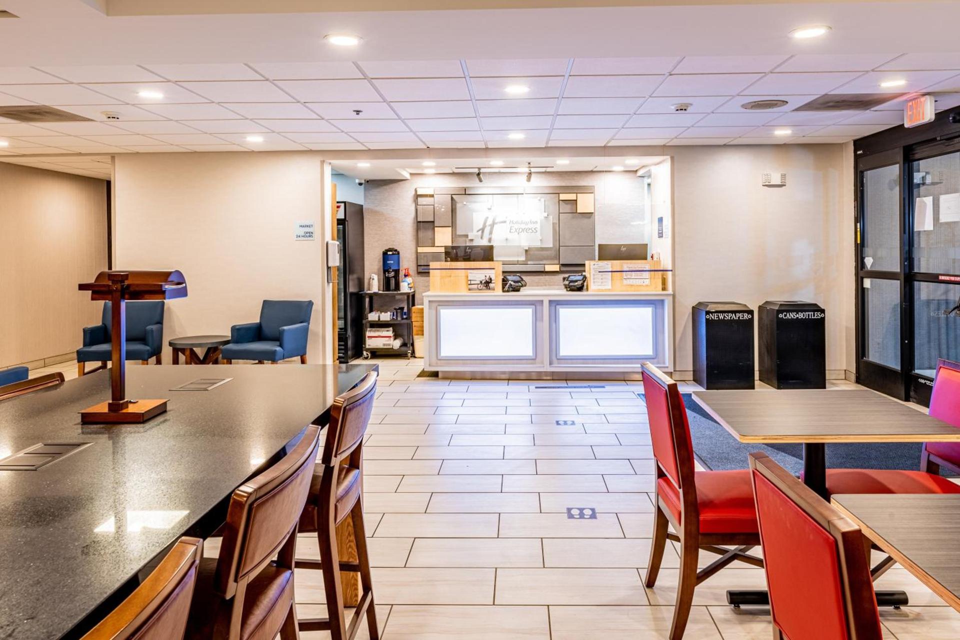 Holiday Inn Express Indianapolis South by IHG photo 27