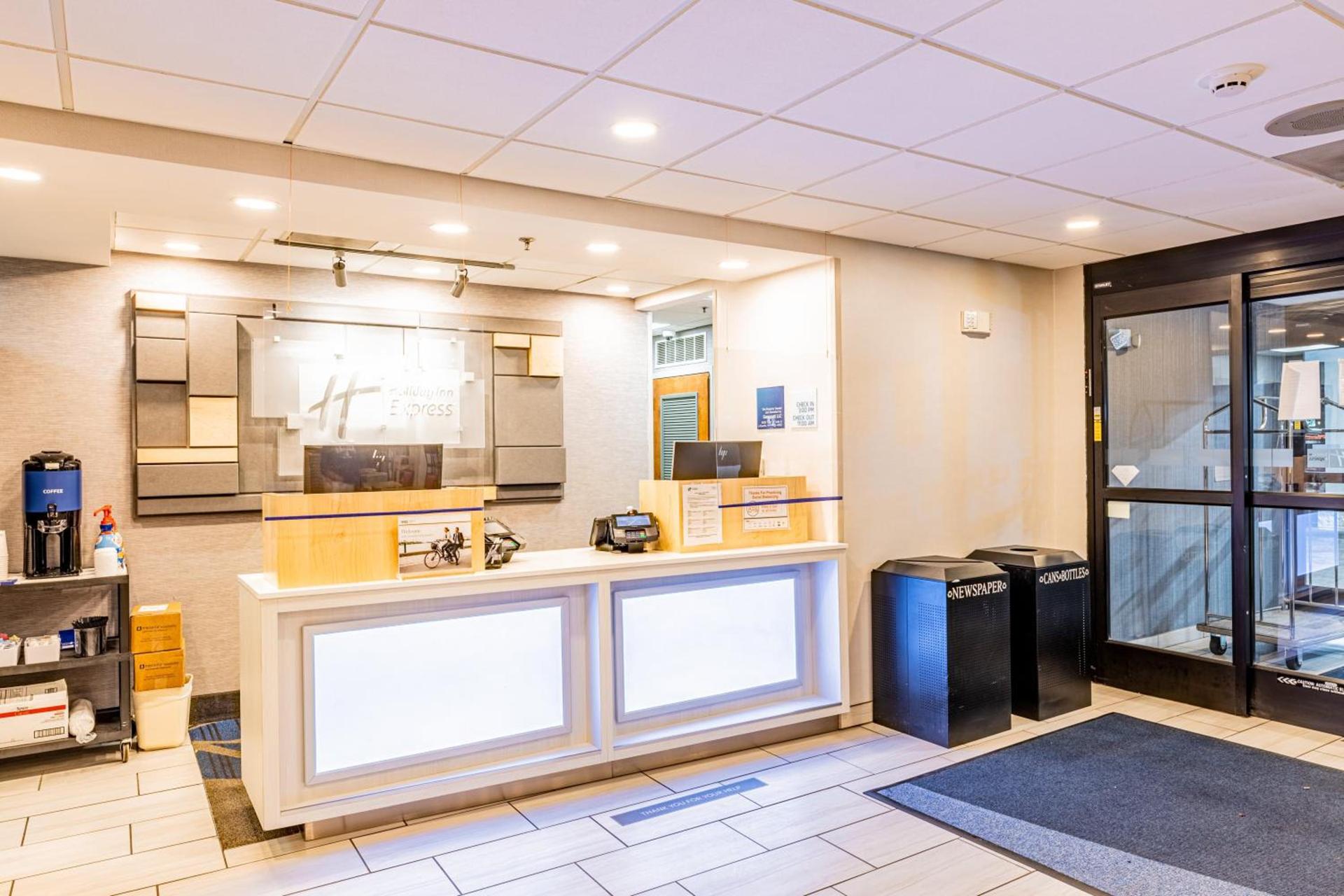 Holiday Inn Express Indianapolis South by IHG photo 29