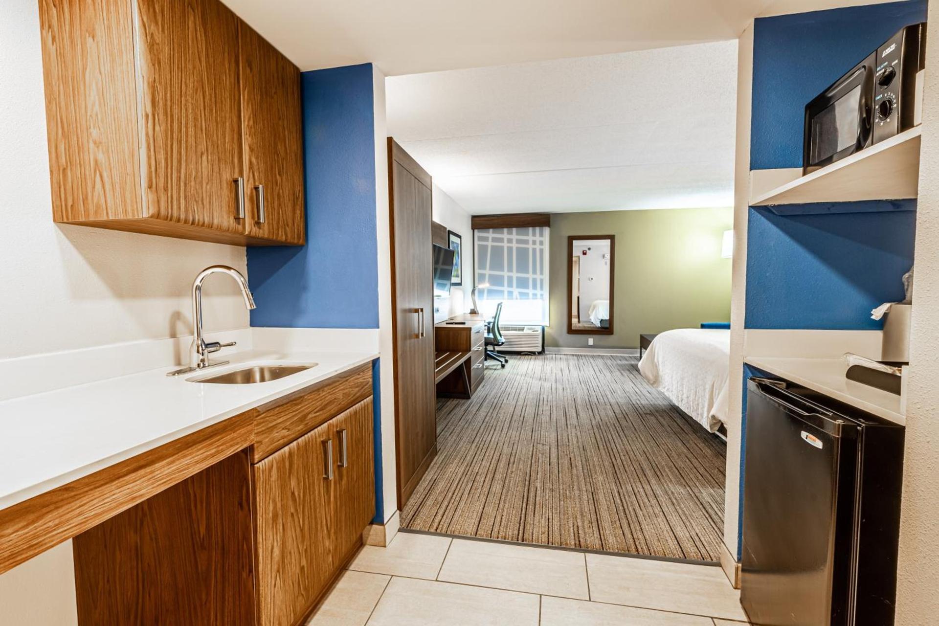 Holiday Inn Express Indianapolis South by IHG photo 42