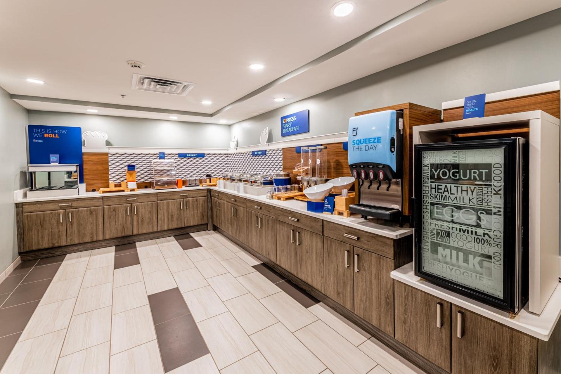 Holiday Inn Express Indianapolis South by IHG photo 30