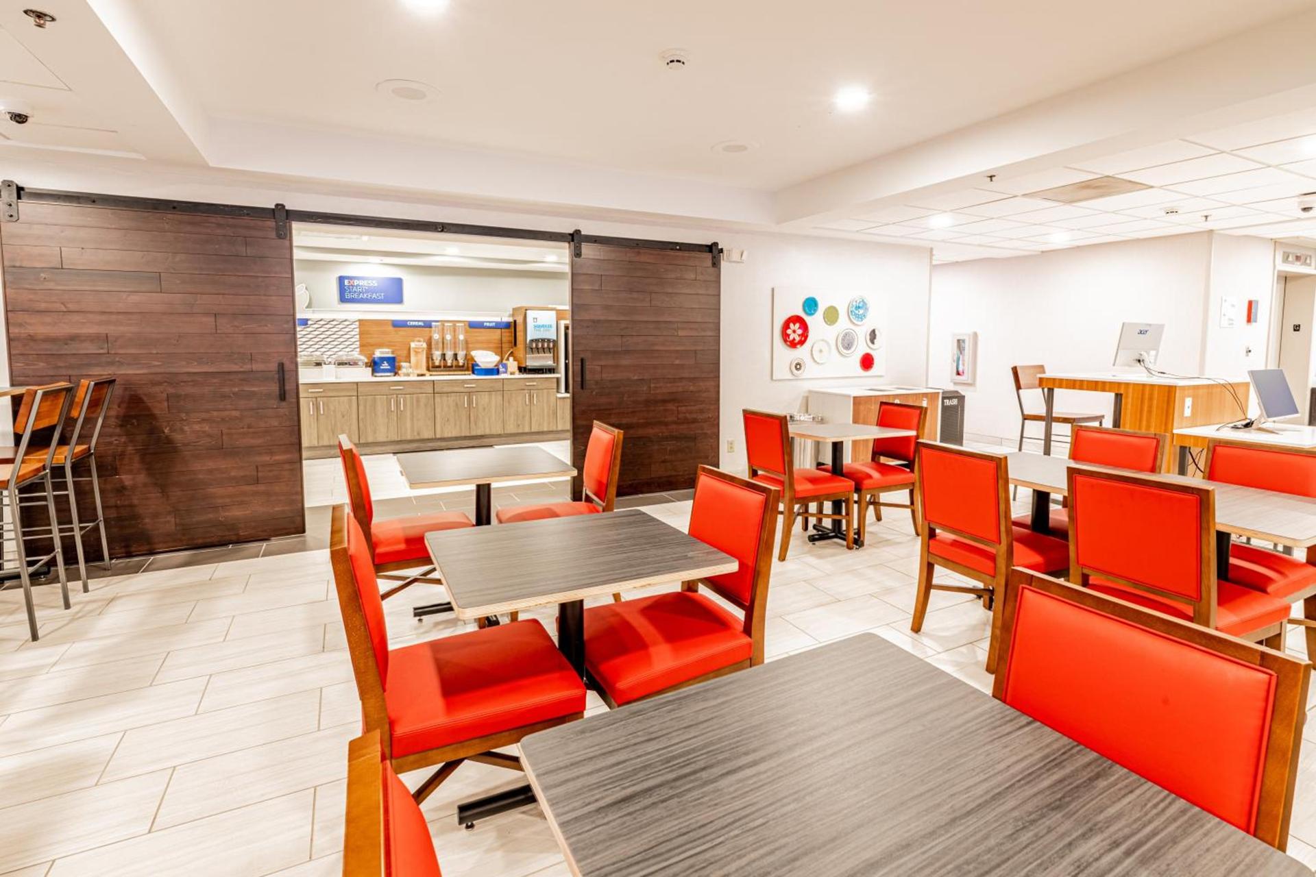Holiday Inn Express Indianapolis South by IHG photo 31