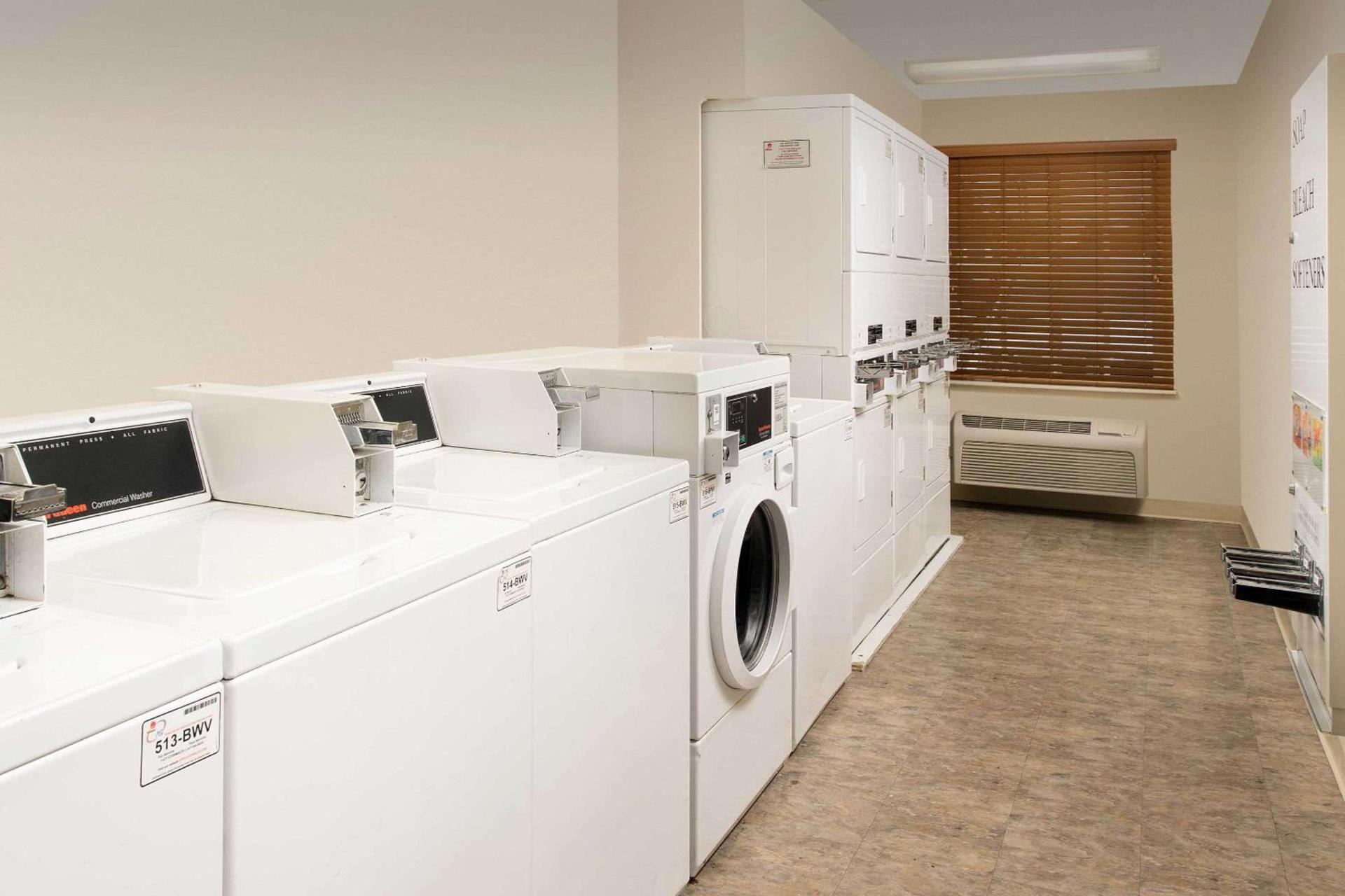WoodSpring Suites Champaign near University photo 13