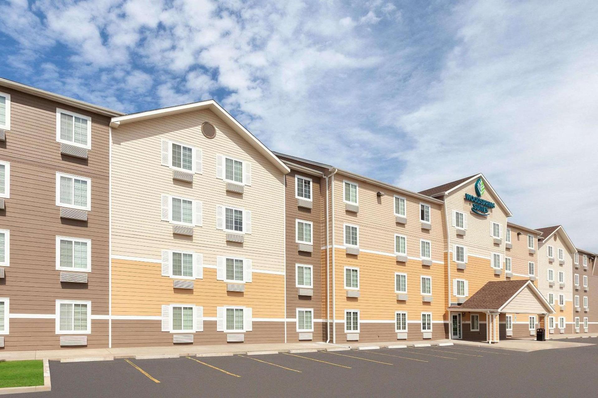 WoodSpring Suites Sioux Falls photo 1