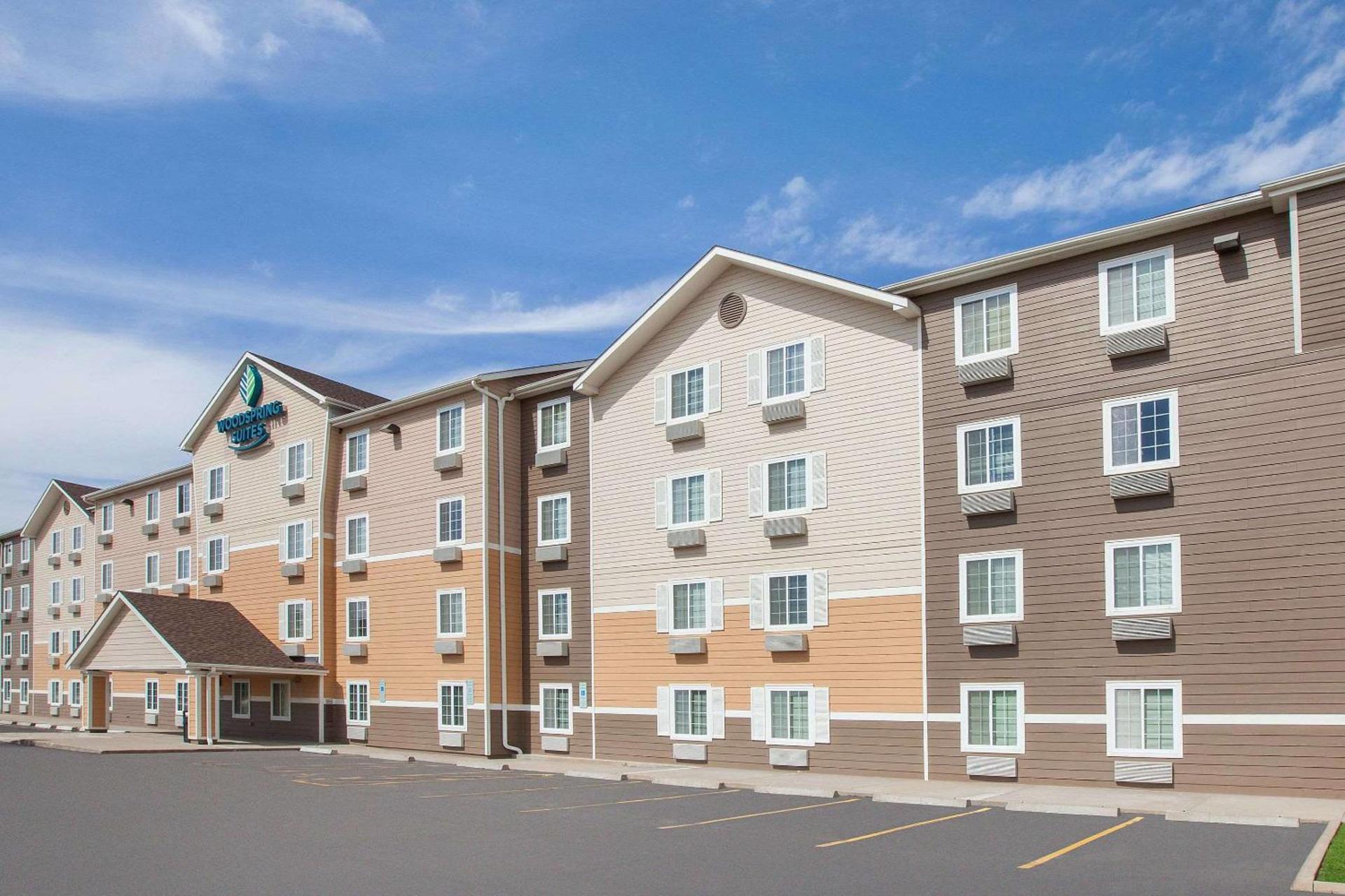 WoodSpring Suites Sioux Falls photo 2