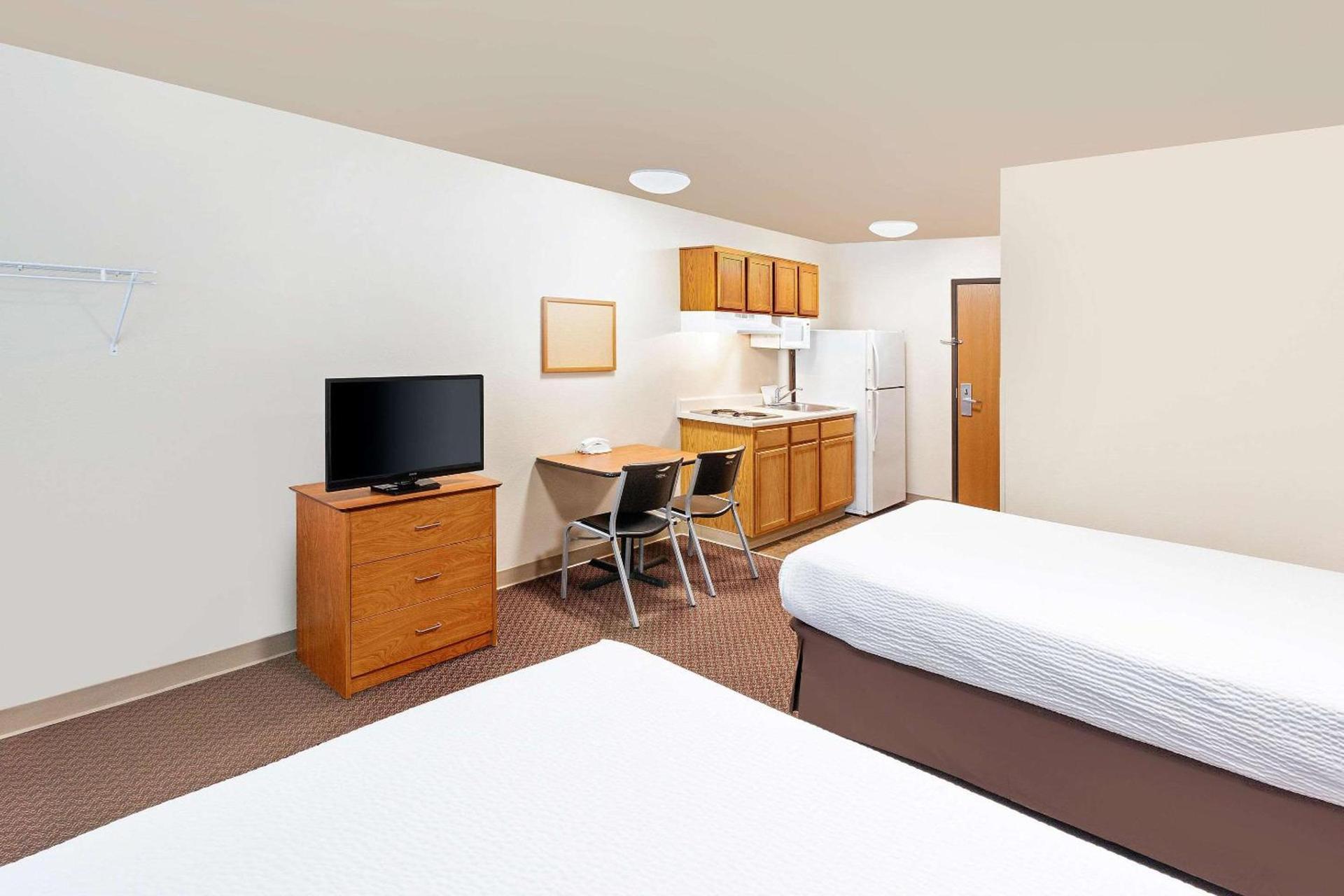 WoodSpring Suites Sioux Falls photo 9