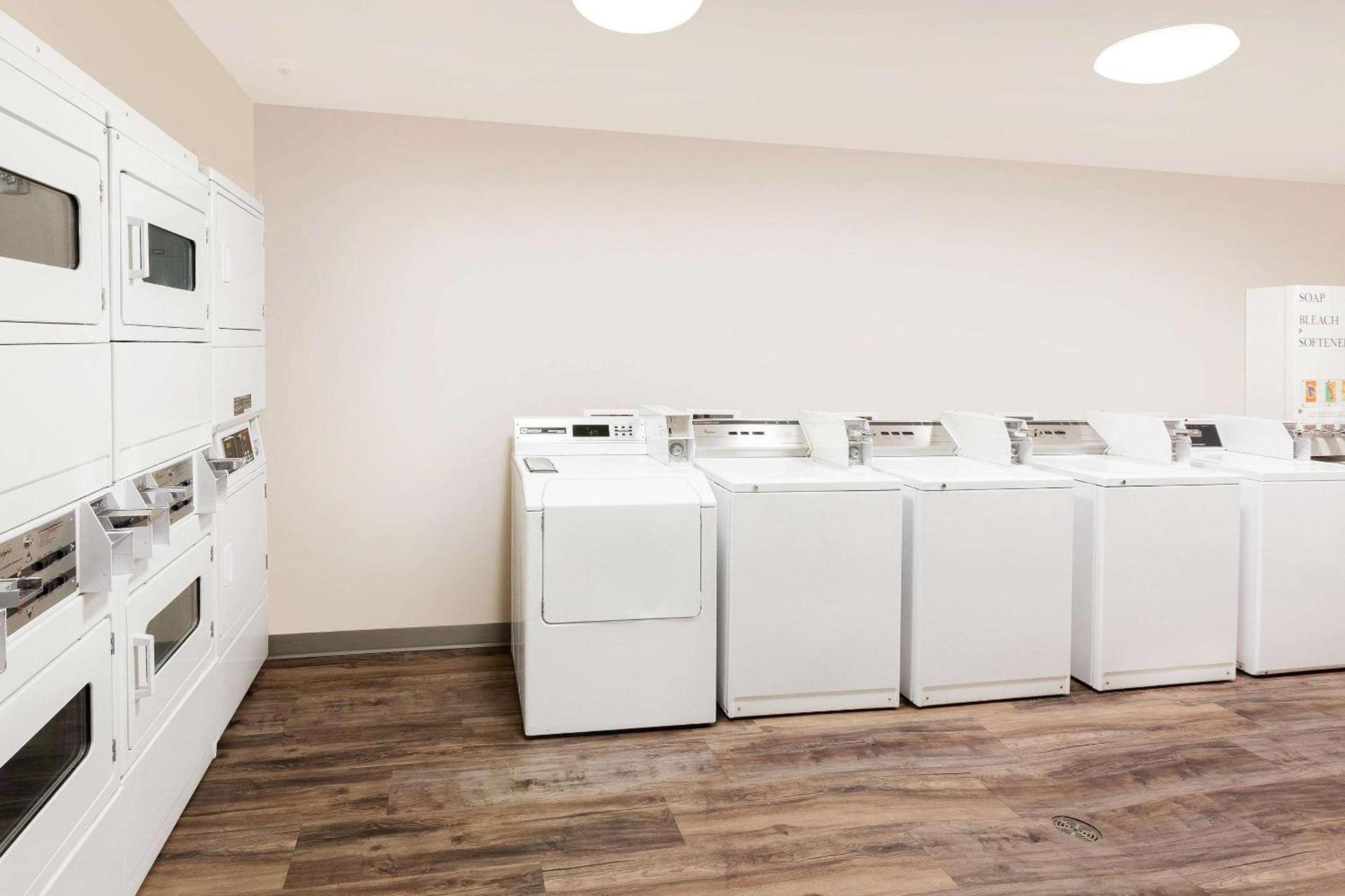 WoodSpring Suites Sioux Falls photo 13