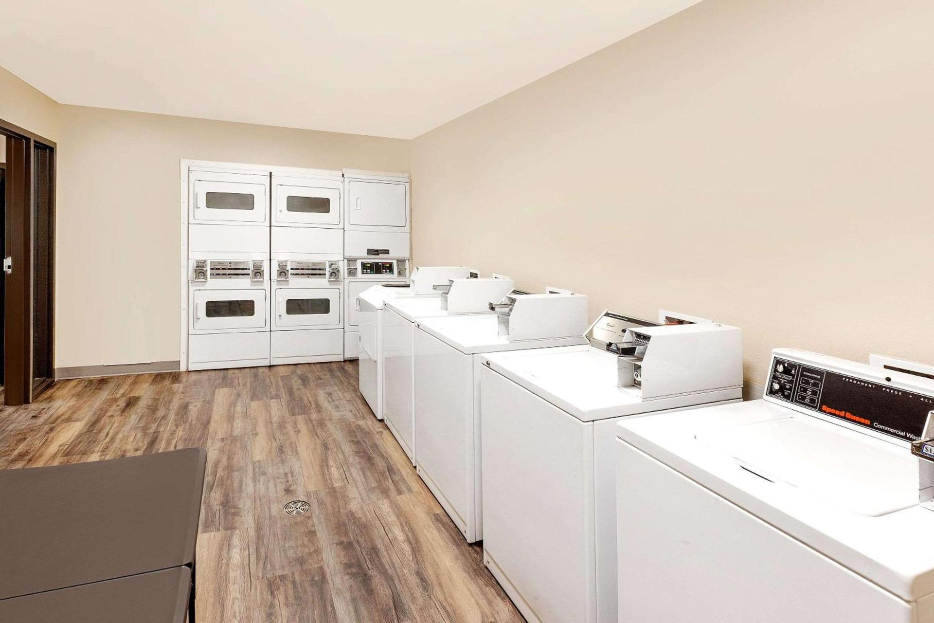 WoodSpring Suites Sioux Falls photo 14