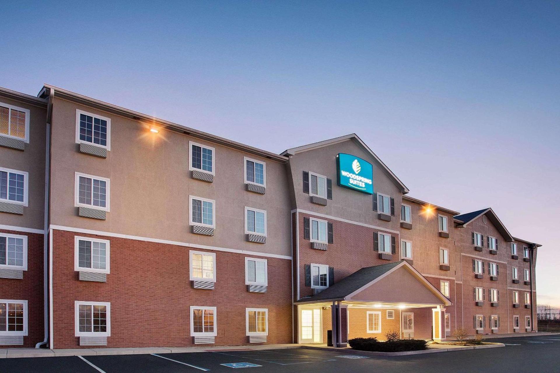 WoodSpring Suites Fort Wayne photo 14