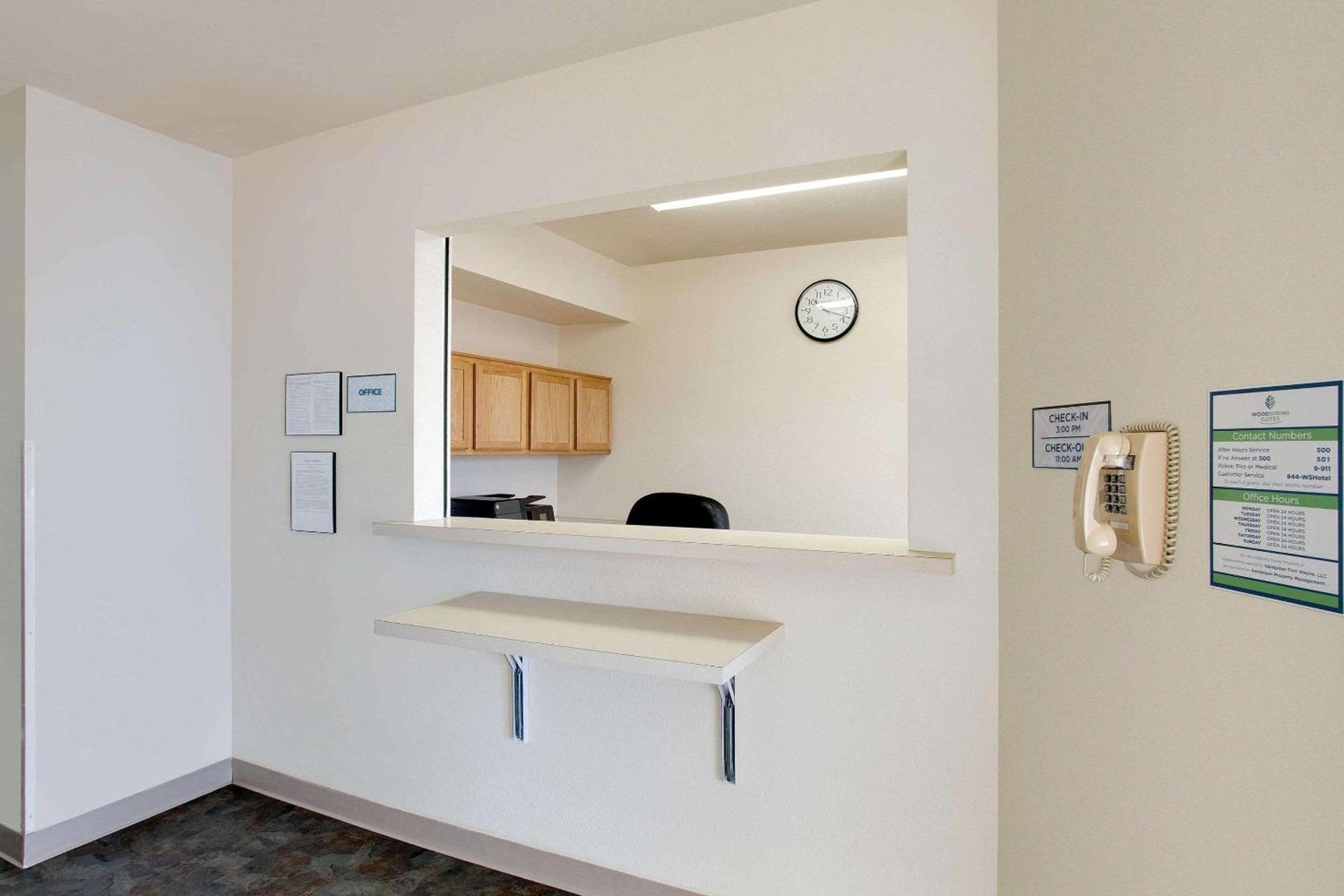 WoodSpring Suites Fort Wayne photo 11