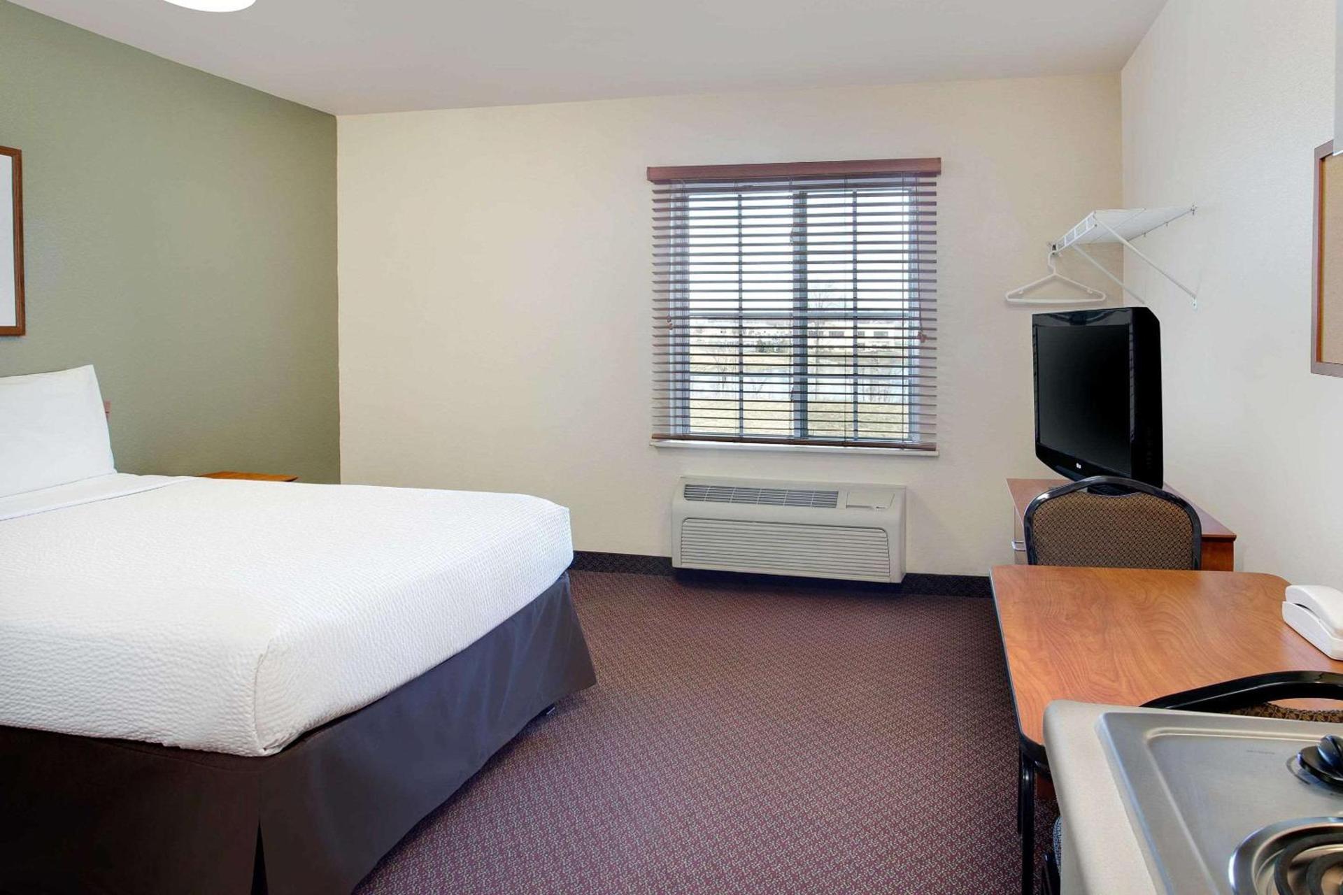 WoodSpring Suites Fort Wayne photo 10