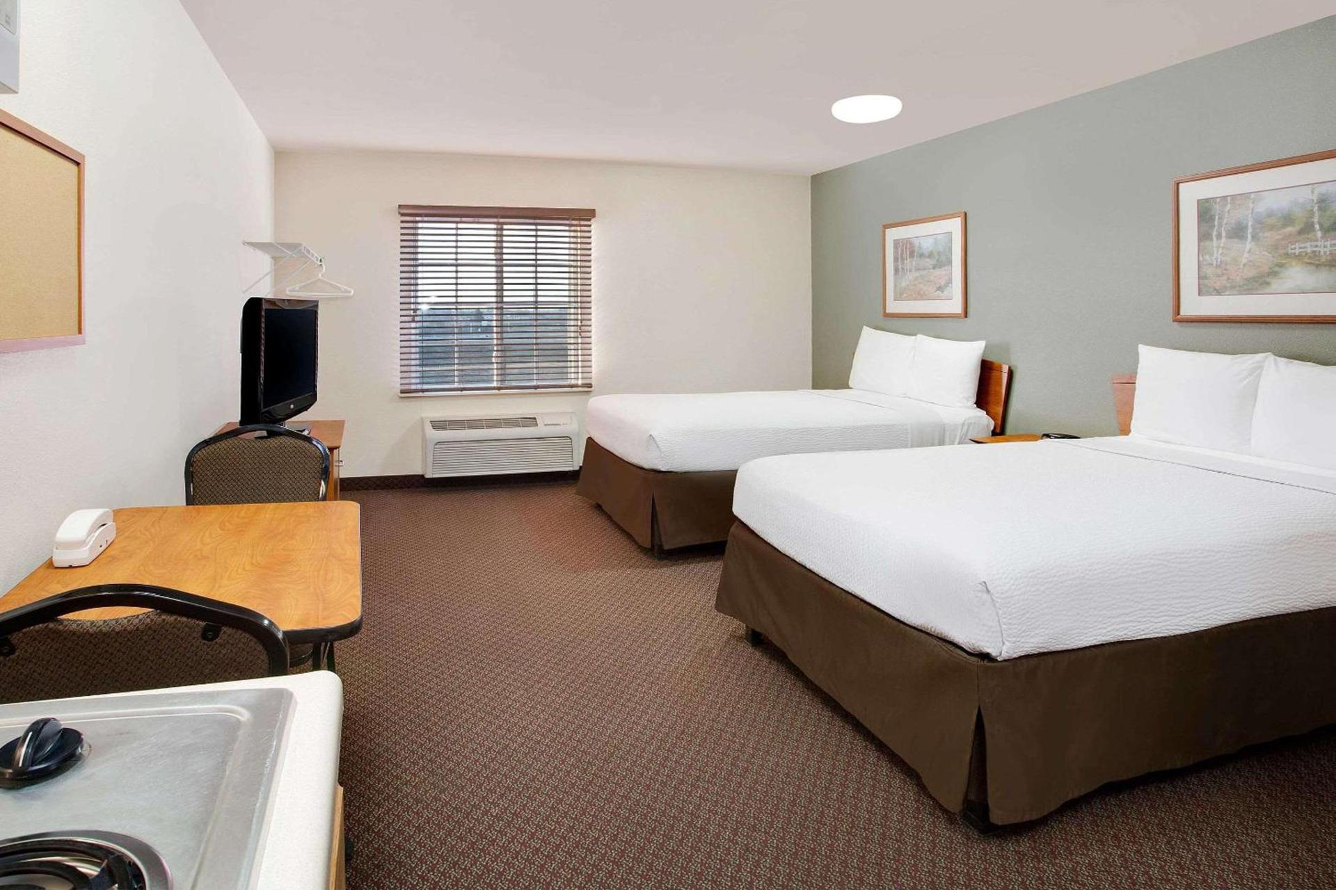 WoodSpring Suites Fort Wayne photo 9