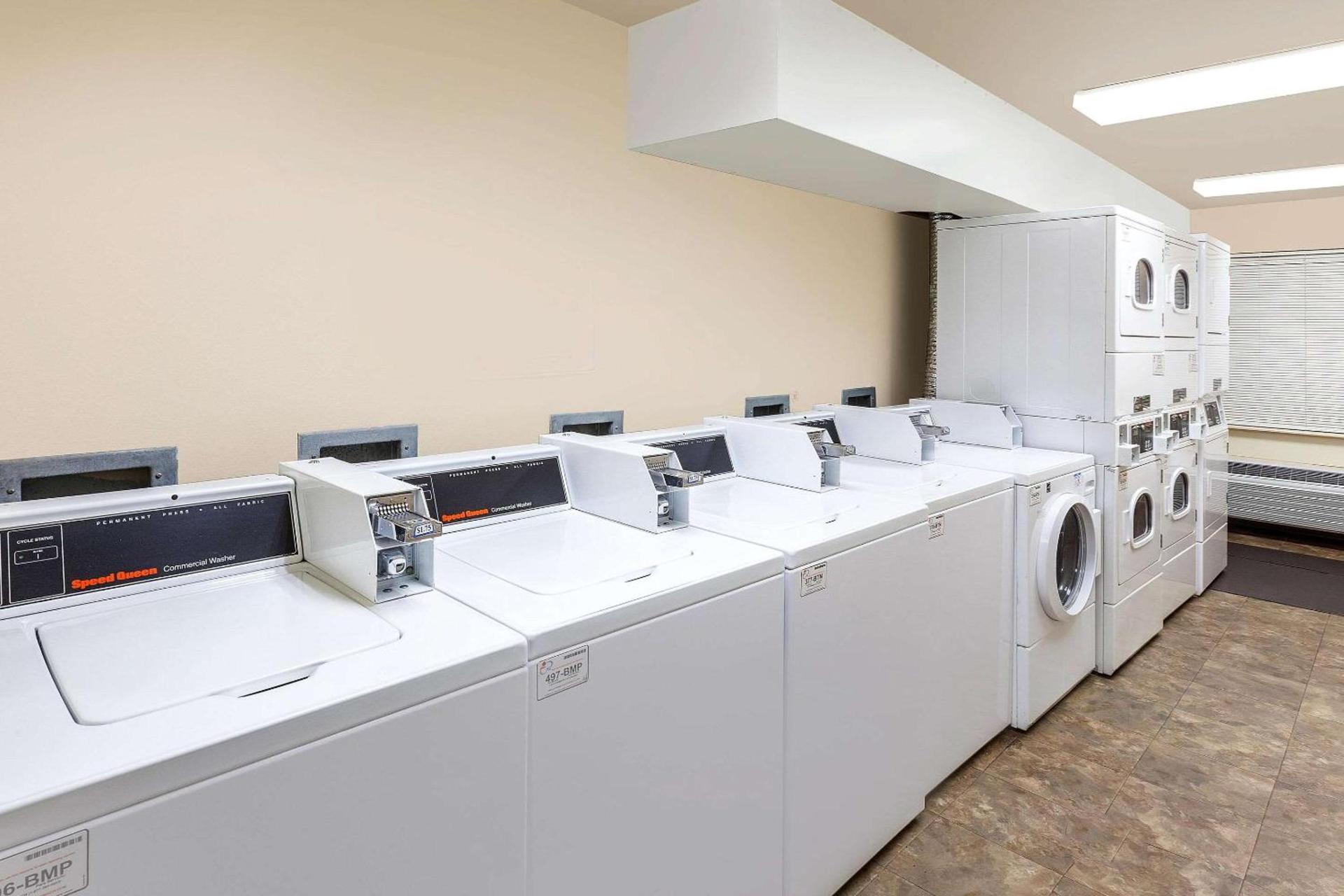 WoodSpring Suites Des Moines Pleasant Hill photo 13