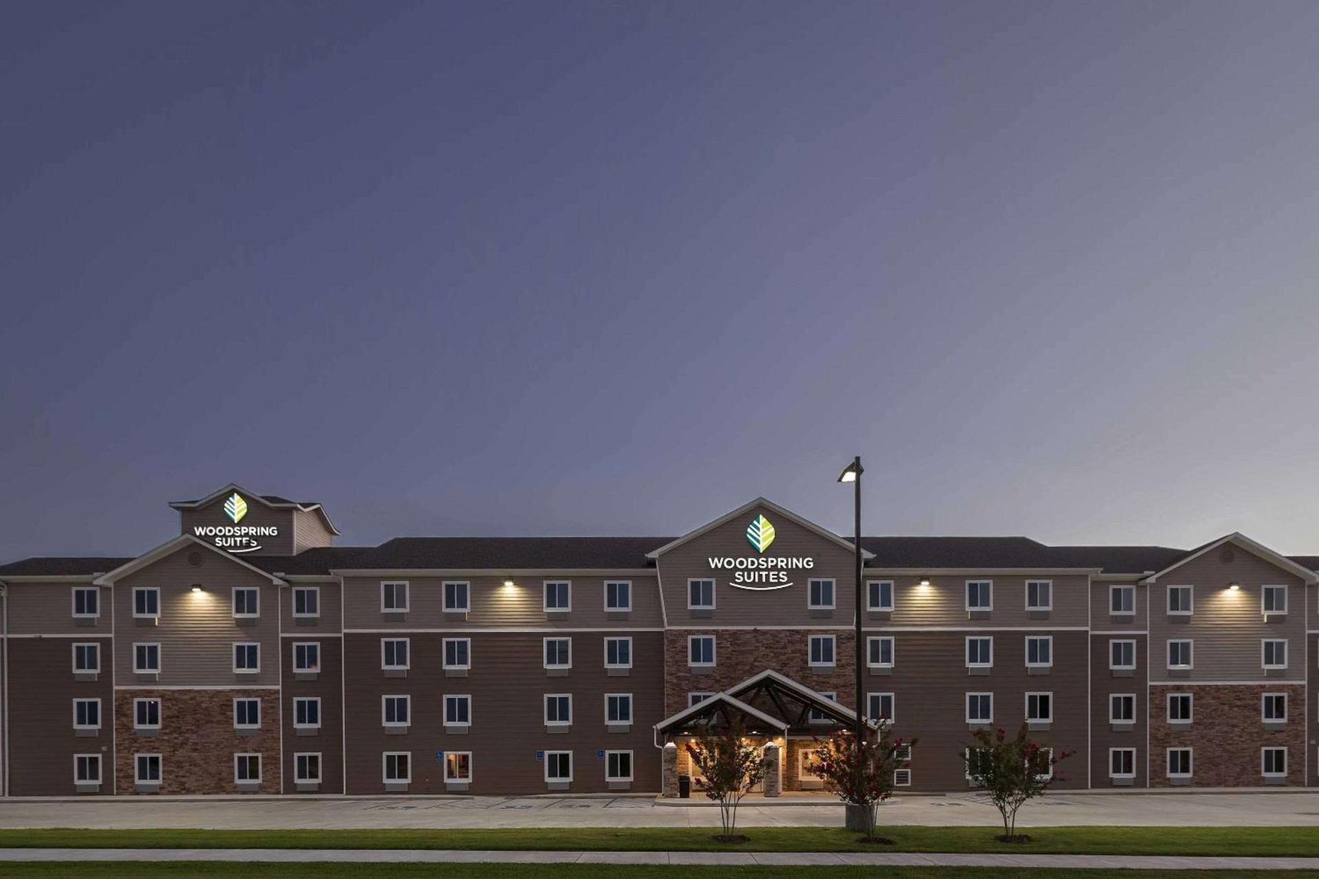 WoodSpring Suites Lafayette photo 4