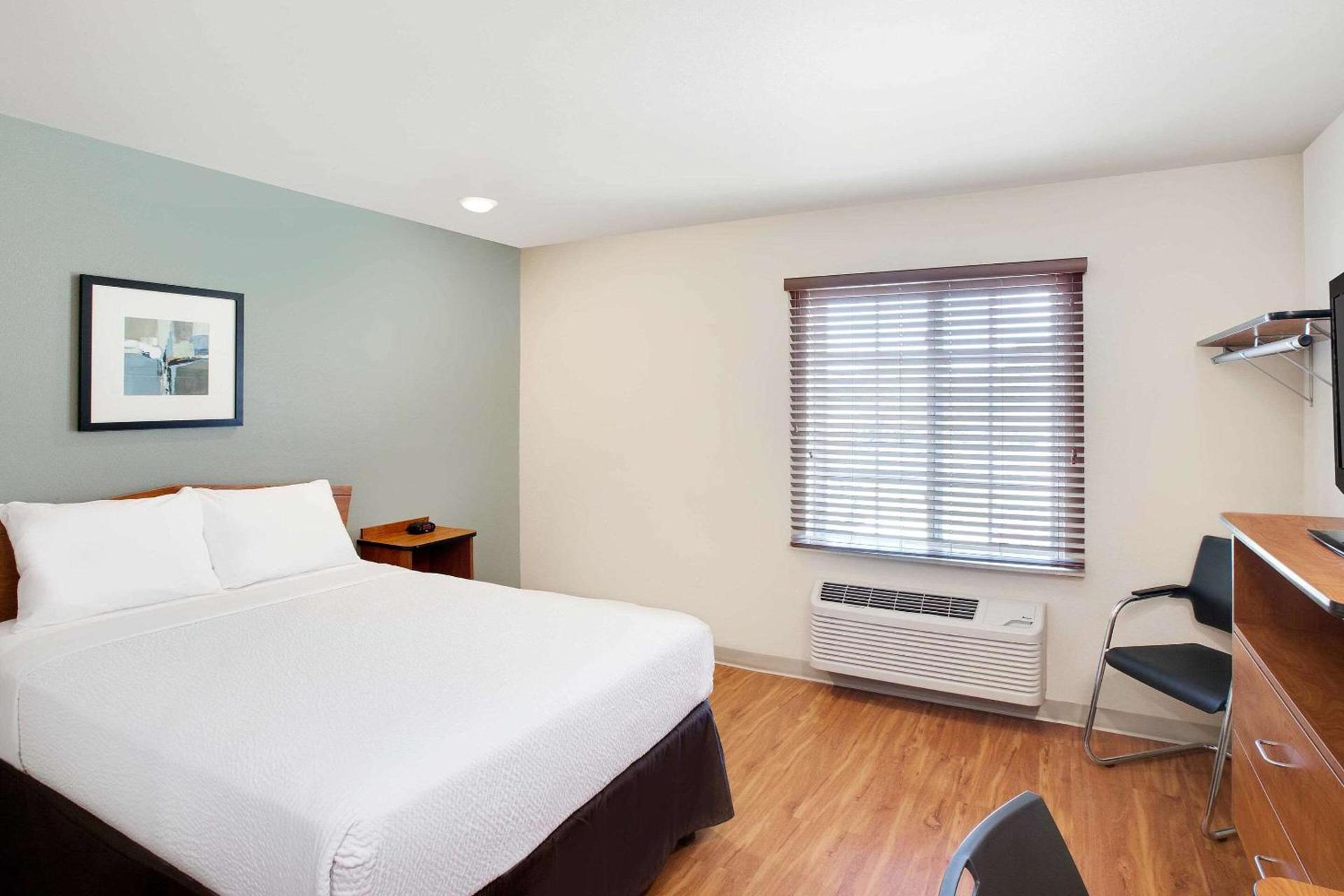 WoodSpring Suites Lafayette photo 9