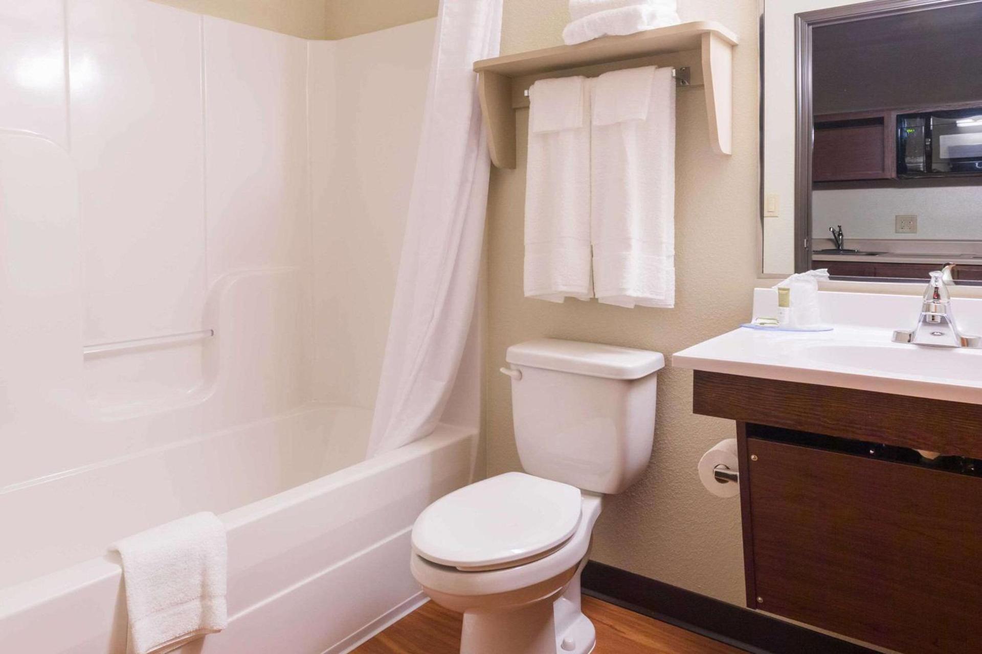 WoodSpring Suites Lafayette photo 15