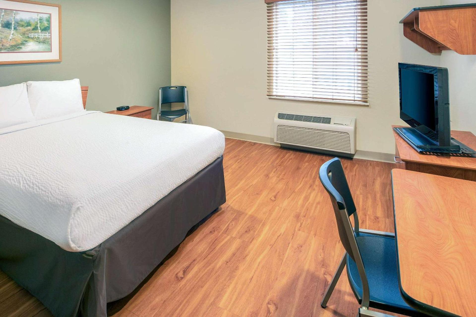 WoodSpring Suites Columbus NE I-270 Airport photo 4