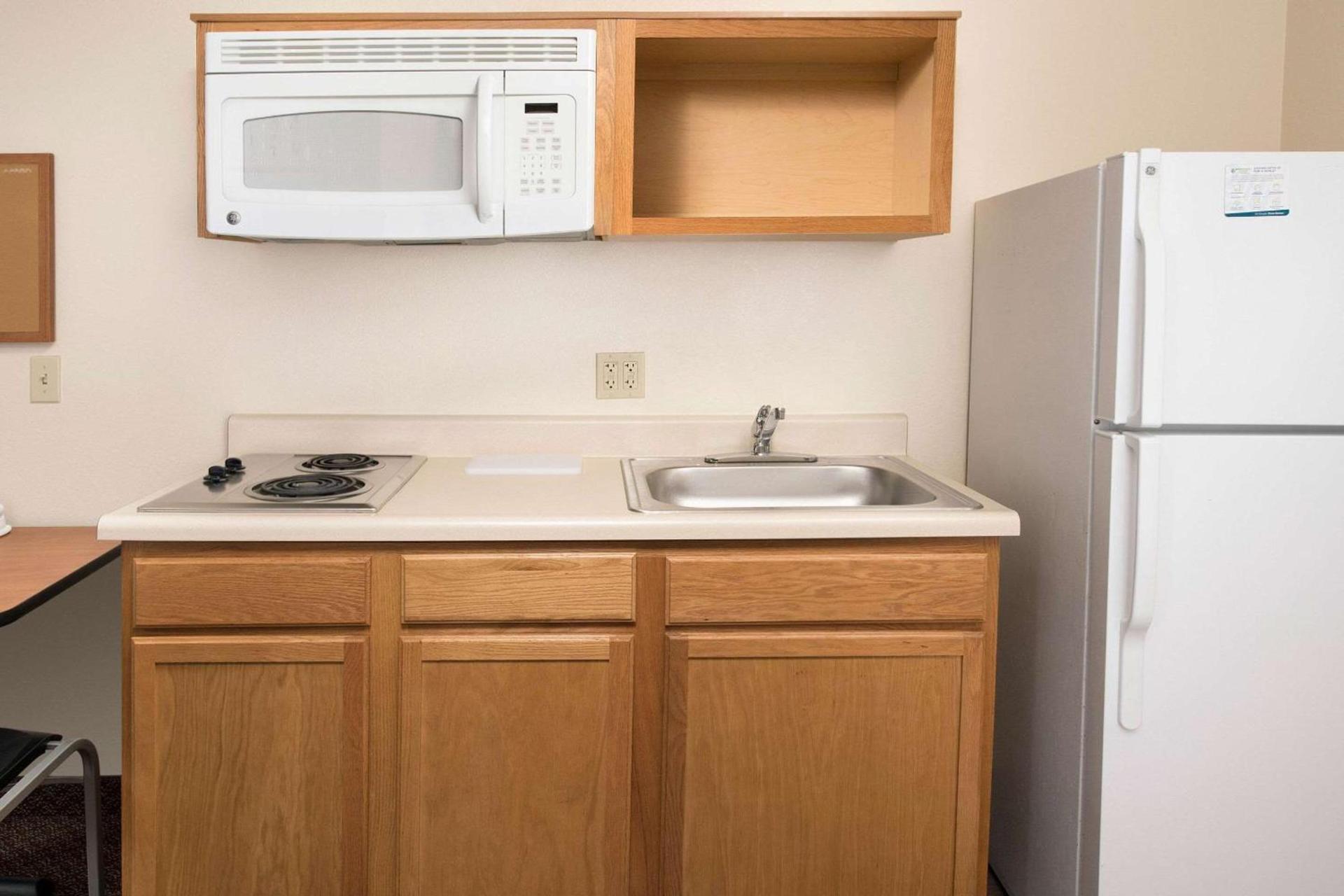 WoodSpring Suites Raleigh Apex photo 8