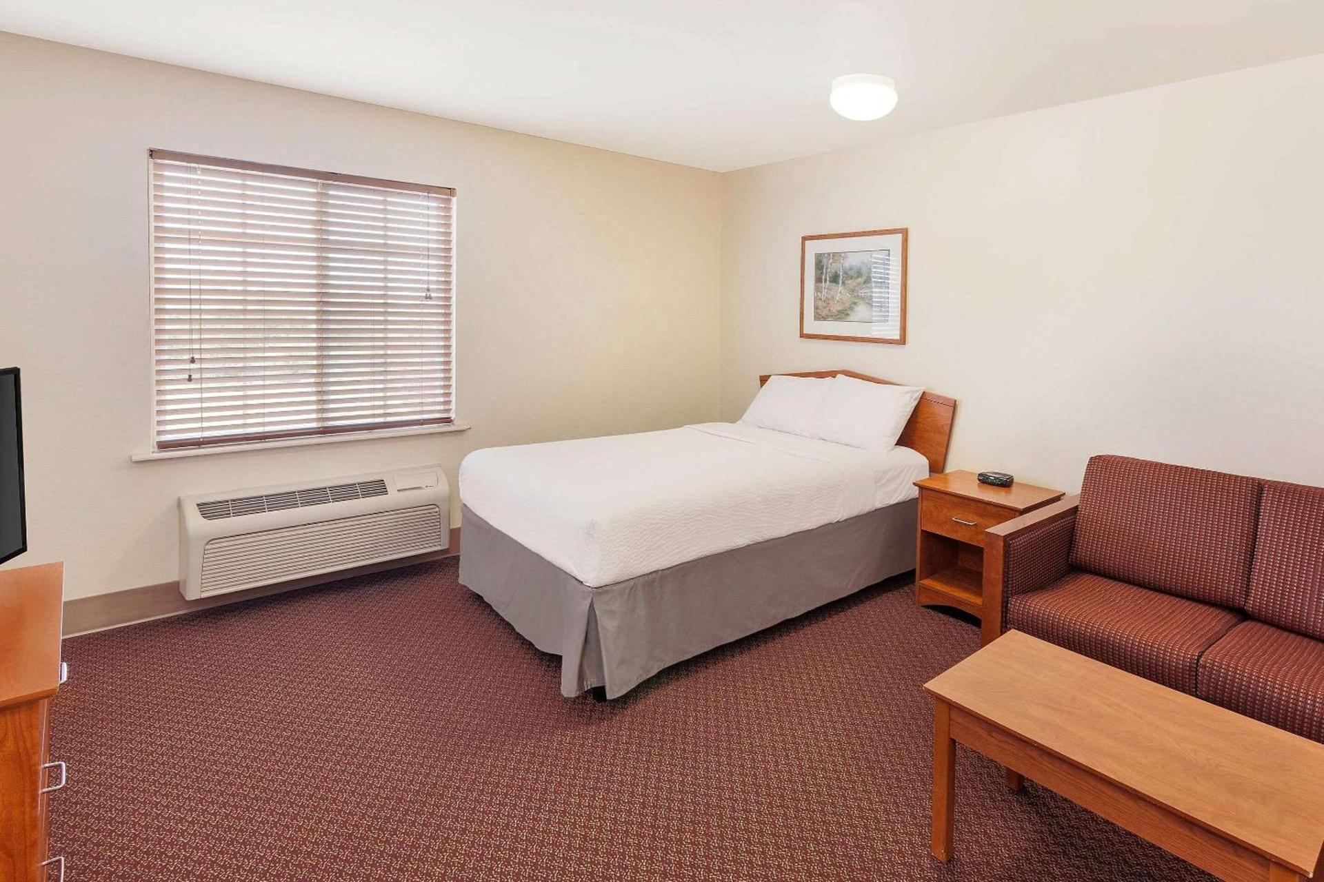 WoodSpring Suites Ankeny Des Moines photo 7
